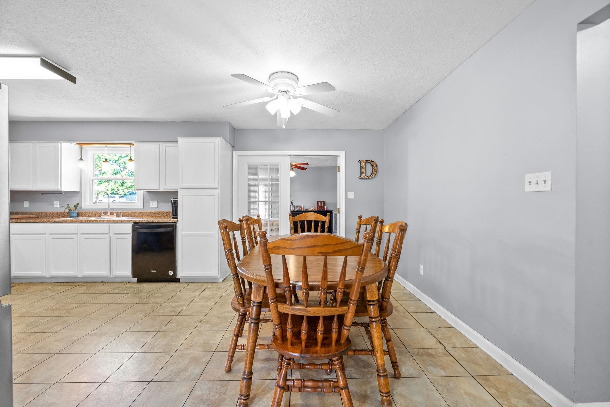 705 Pineridge Drive, Hopkinsville, Kentucky 42240, 4 Bedrooms Bedrooms, ,2 BathroomsBathrooms,Single Family Residence,For Sale,Pineridge Drive,92194