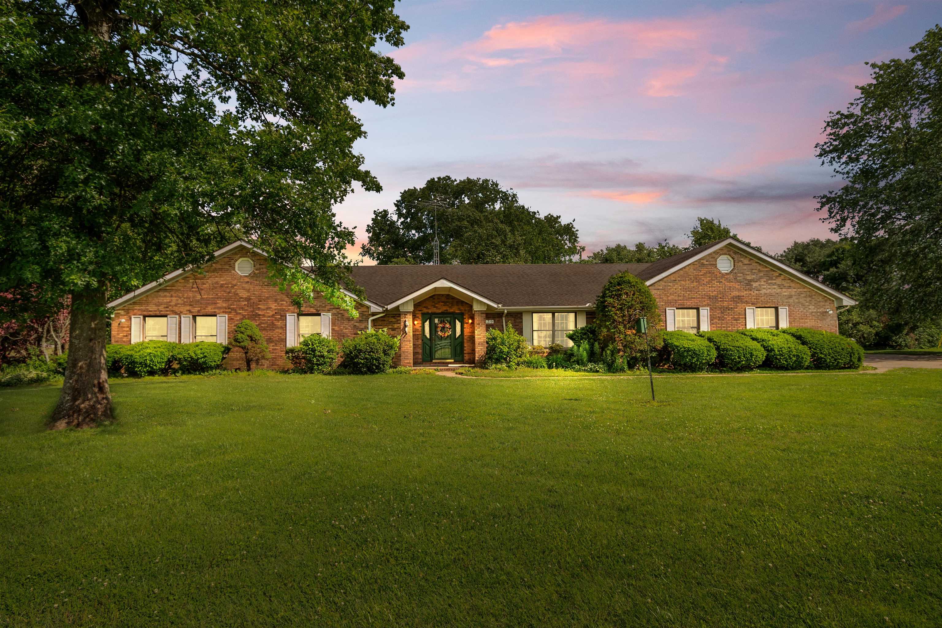 1639 Daniels Ln, Owensboro, Kentucky 42303, 3 Bedrooms Bedrooms, ,2 BathroomsBathrooms,Single Family Residence,For Sale,Daniels Ln,92201