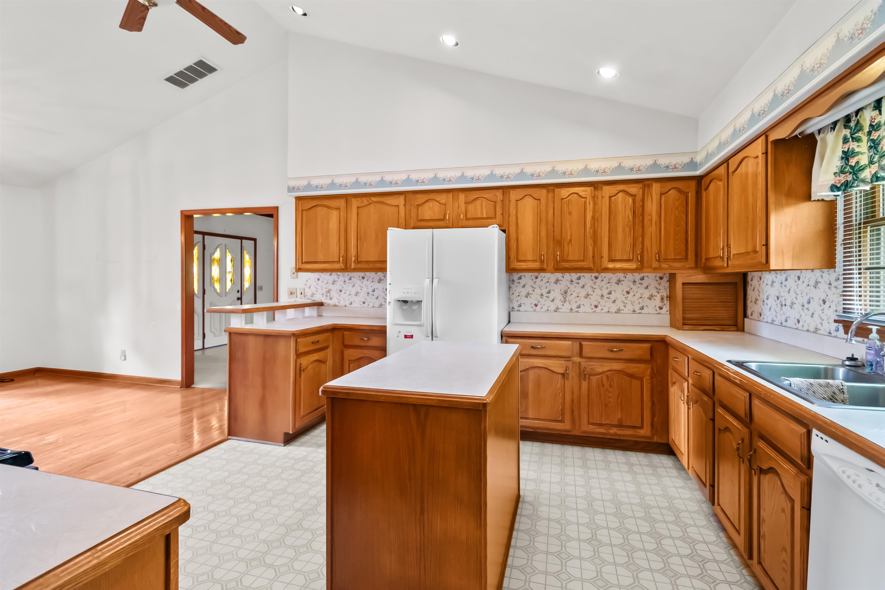 1639 Daniels Ln, Owensboro, Kentucky 42303, 3 Bedrooms Bedrooms, ,2 BathroomsBathrooms,Single Family Residence,For Sale,Daniels Ln,92201