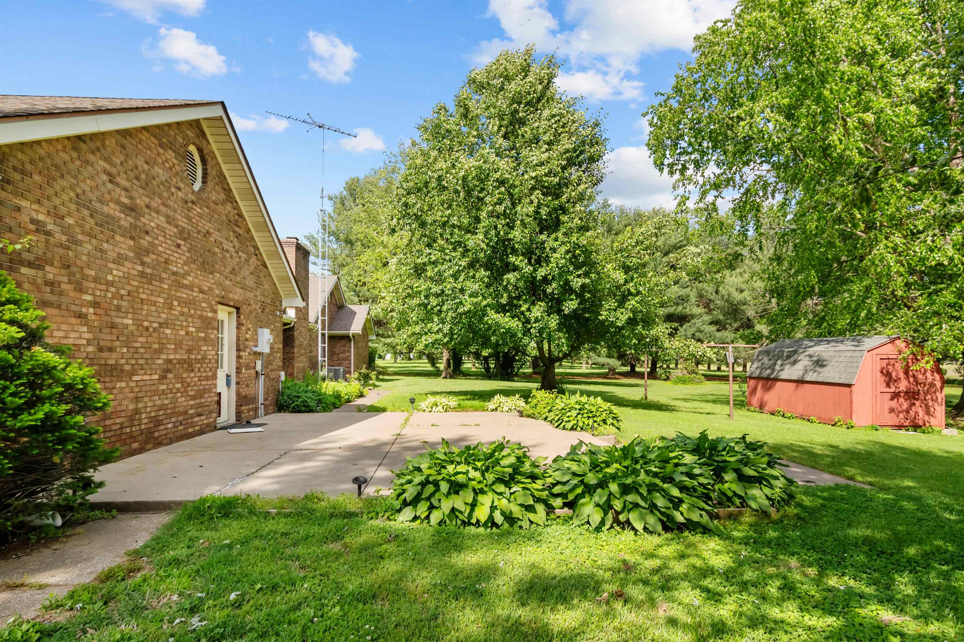 1639 Daniels Ln, Owensboro, Kentucky 42303, 3 Bedrooms Bedrooms, ,2 BathroomsBathrooms,Single Family Residence,For Sale,Daniels Ln,92201