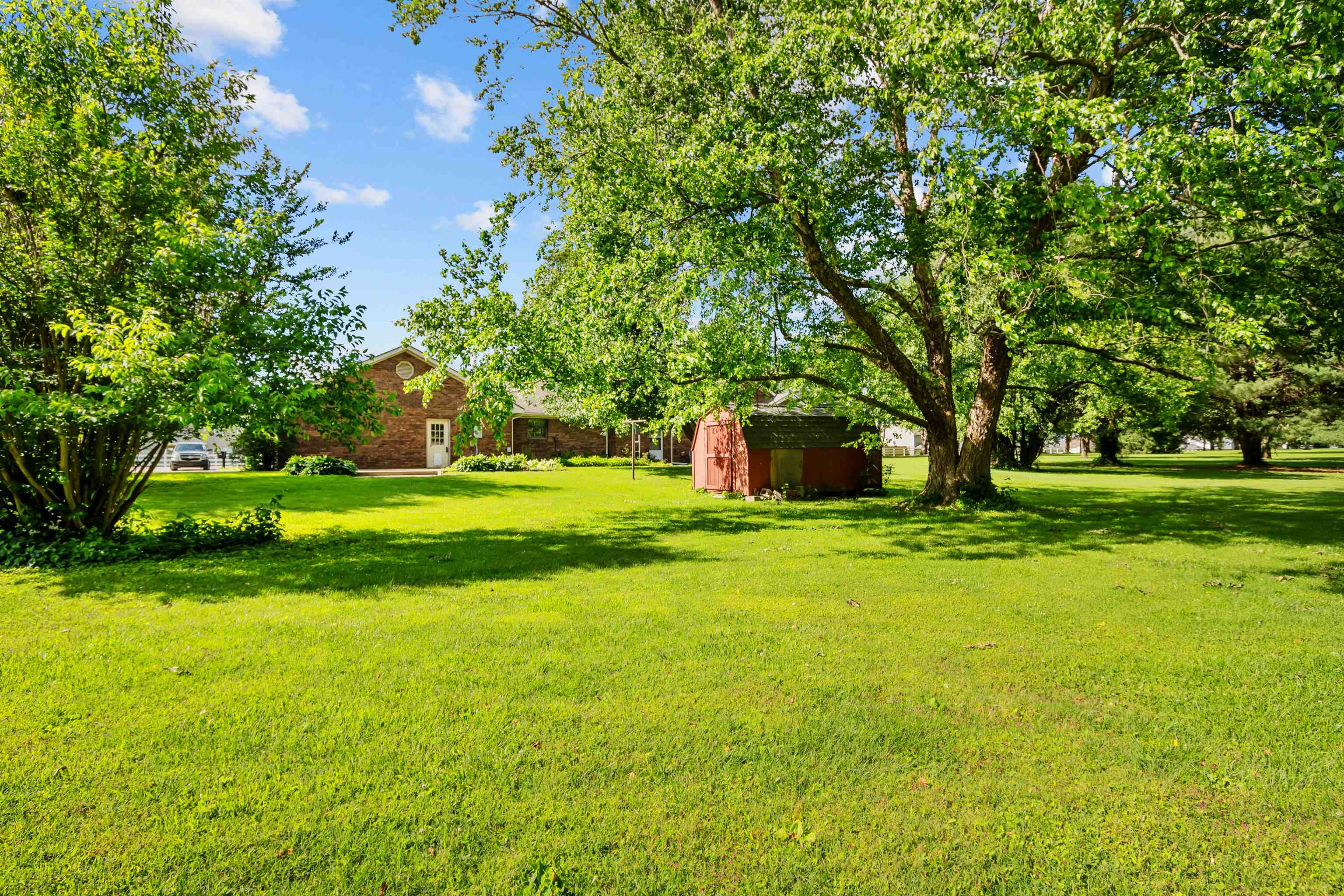 1639 Daniels Ln, Owensboro, Kentucky 42303, 3 Bedrooms Bedrooms, ,2 BathroomsBathrooms,Single Family Residence,For Sale,Daniels Ln,92201