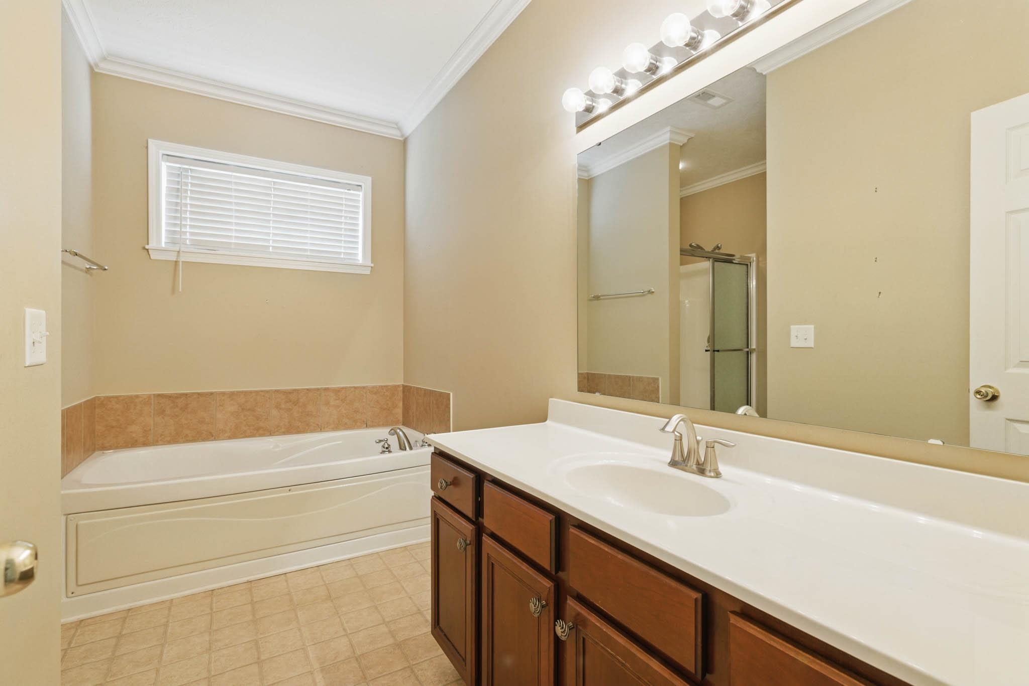 2811 Avenue of the Parks, Owensboro, Kentucky 42303, 3 Bedrooms Bedrooms, ,2 BathroomsBathrooms,Single Family Residence,For Sale,Avenue of the Parks,92203