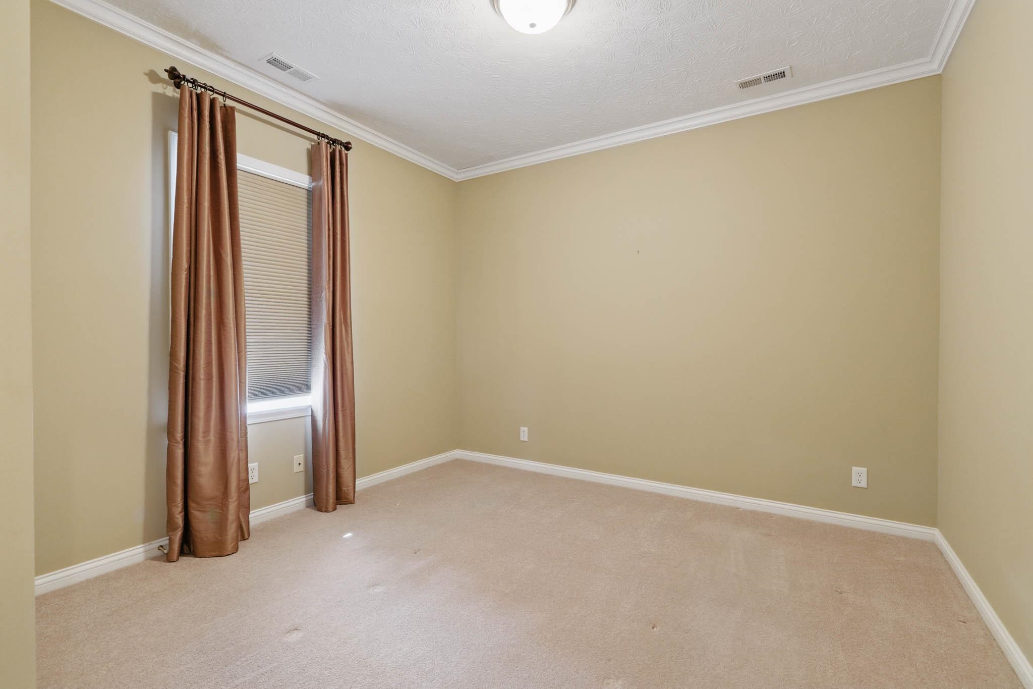 2811 Avenue of the Parks, Owensboro, Kentucky 42303, 3 Bedrooms Bedrooms, ,2 BathroomsBathrooms,Single Family Residence,For Sale,Avenue of the Parks,92203