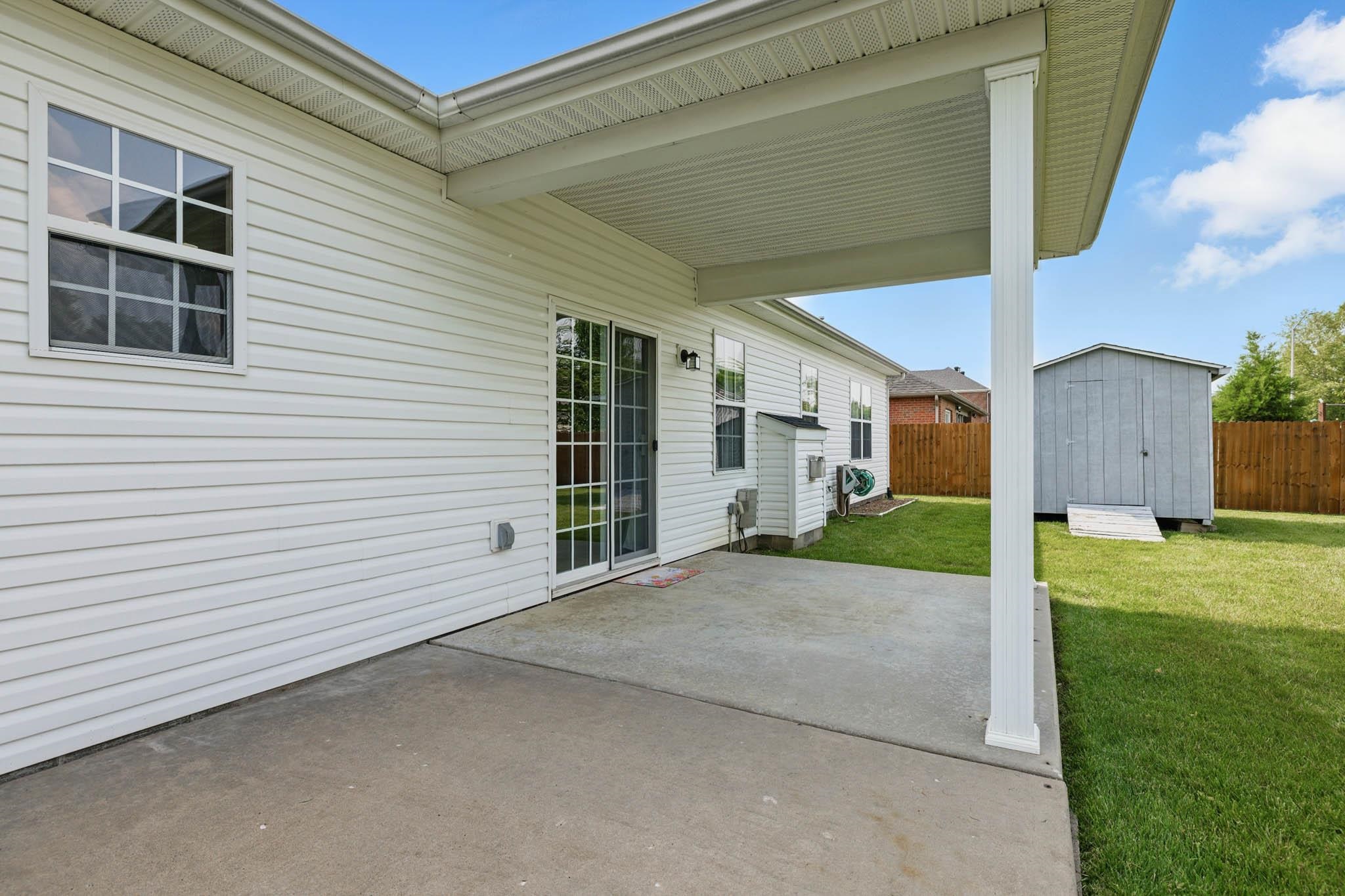 2811 Avenue of the Parks, Owensboro, Kentucky 42303, 3 Bedrooms Bedrooms, ,2 BathroomsBathrooms,Single Family Residence,For Sale,Avenue of the Parks,92203