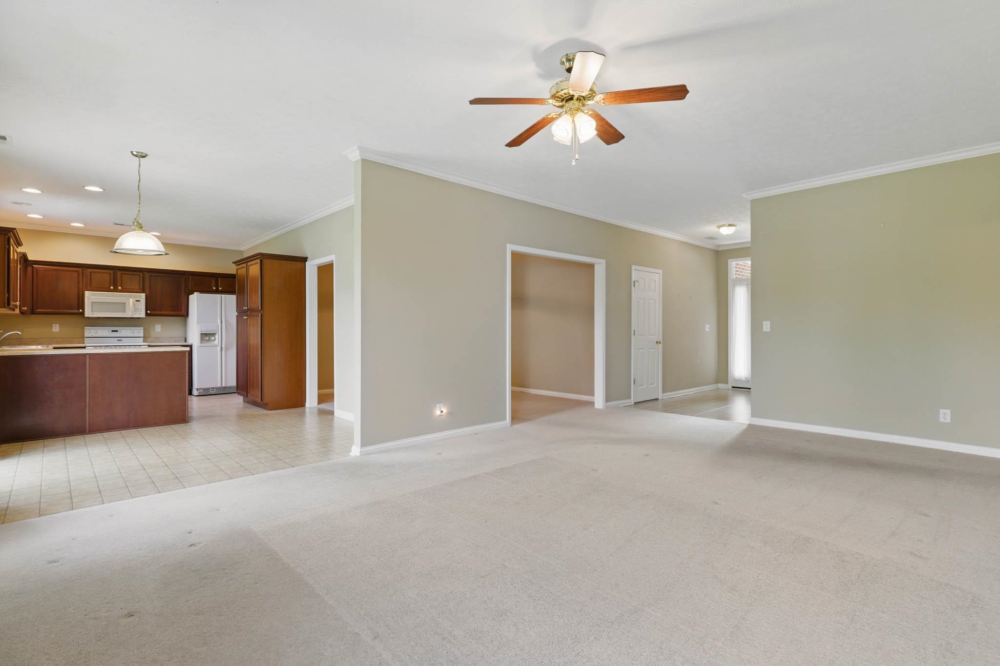 2811 Avenue of the Parks, Owensboro, Kentucky 42303, 3 Bedrooms Bedrooms, ,2 BathroomsBathrooms,Single Family Residence,For Sale,Avenue of the Parks,92203