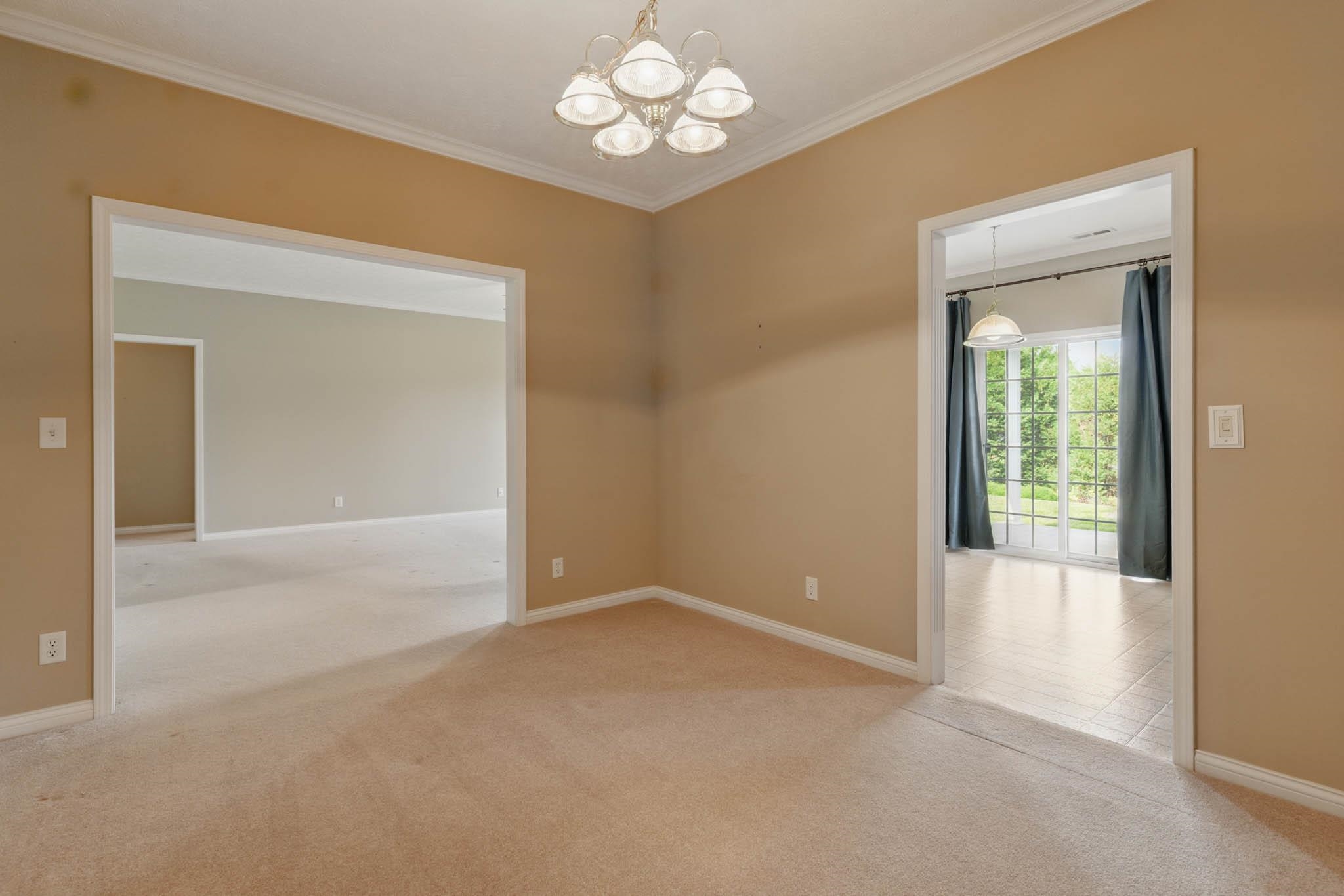 2811 Avenue of the Parks, Owensboro, Kentucky 42303, 3 Bedrooms Bedrooms, ,2 BathroomsBathrooms,Single Family Residence,For Sale,Avenue of the Parks,92203