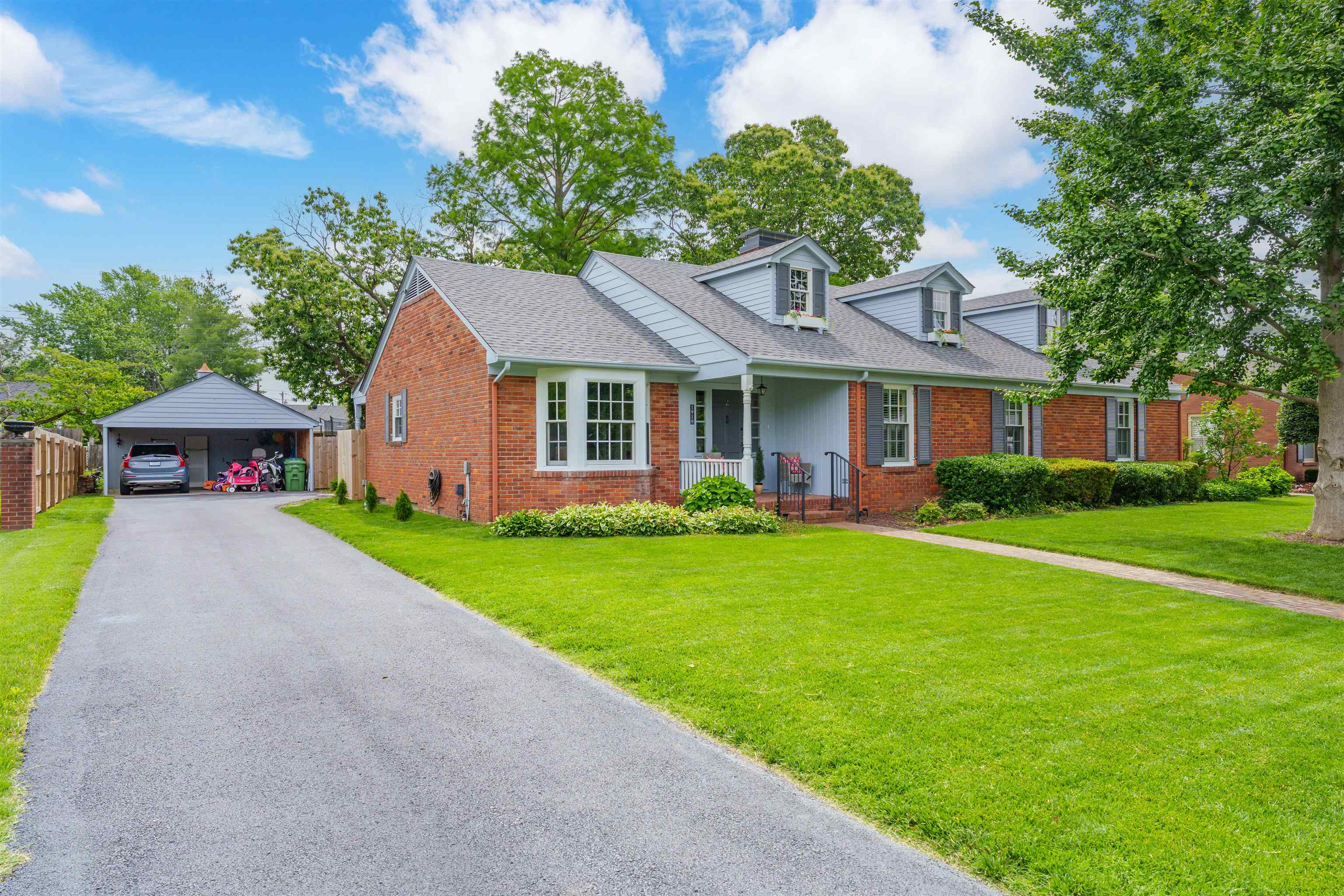 1919 Eaton Ave, Owensboro, Kentucky 42301, 4 Bedrooms Bedrooms, ,3 BathroomsBathrooms,Single Family Residence,For Sale,Eaton Ave,92205
