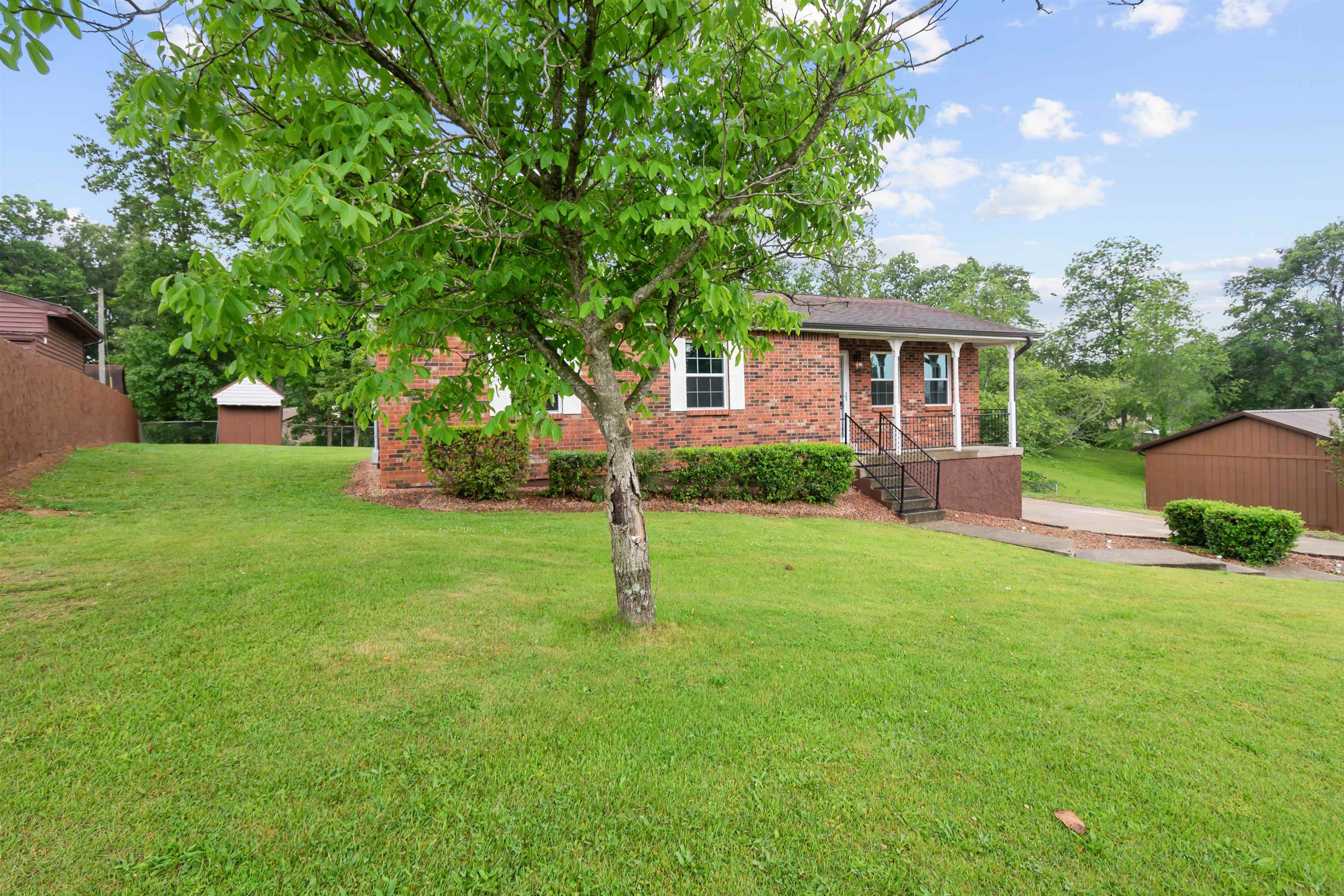 1333 Kingswood Way, Radcliff, Kentucky 40160, 4 Bedrooms Bedrooms, ,3 BathroomsBathrooms,Single Family Residence,For Sale,Kingswood Way,92208
