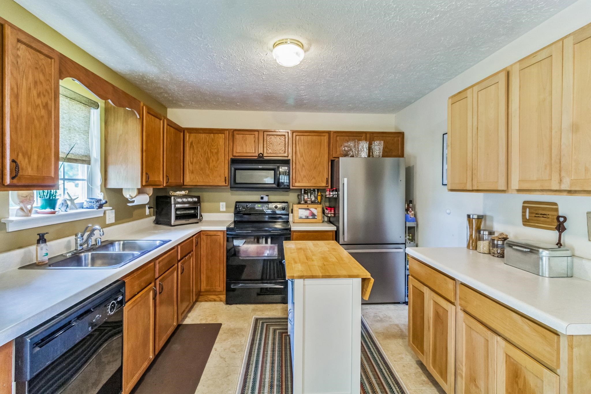 249 Turkey Run, Bowling Green, Kentucky 42101, 3 Bedrooms Bedrooms, ,2 BathroomsBathrooms,Single Family Residence,For Sale,Turkey Run,92233