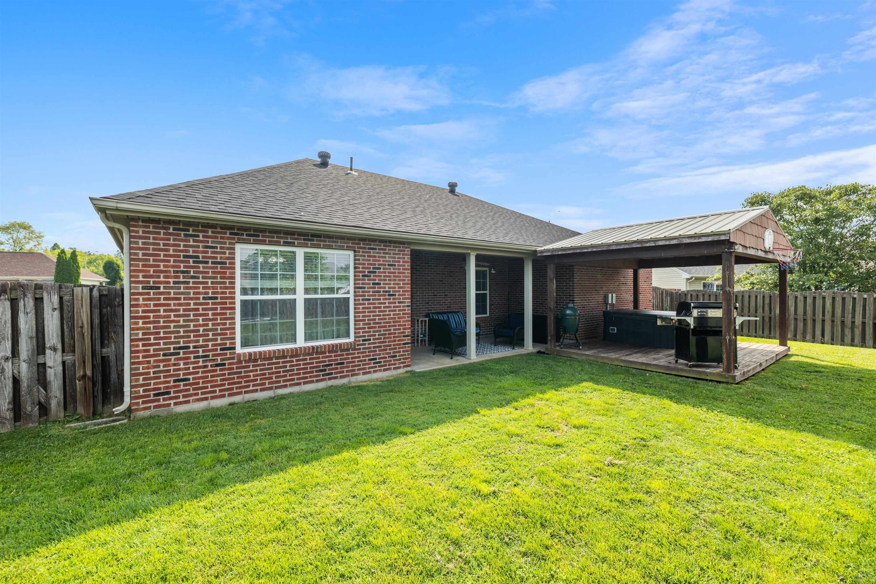 2954 Avenue of the Parks, Owensboro, Kentucky 42303, 3 Bedrooms Bedrooms, ,2 BathroomsBathrooms,Single Family Residence,For Sale,Avenue of the Parks,92235