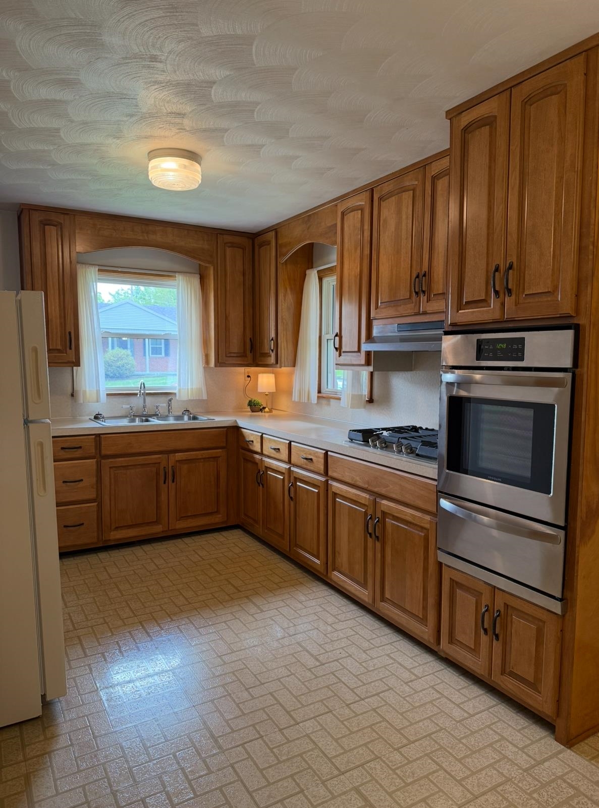 1937 Gunston Place, Owensboro, Kentucky 42303-1778, 3 Bedrooms Bedrooms, ,2 BathroomsBathrooms,Single Family Residence,For Sale,Gunston Place,92236