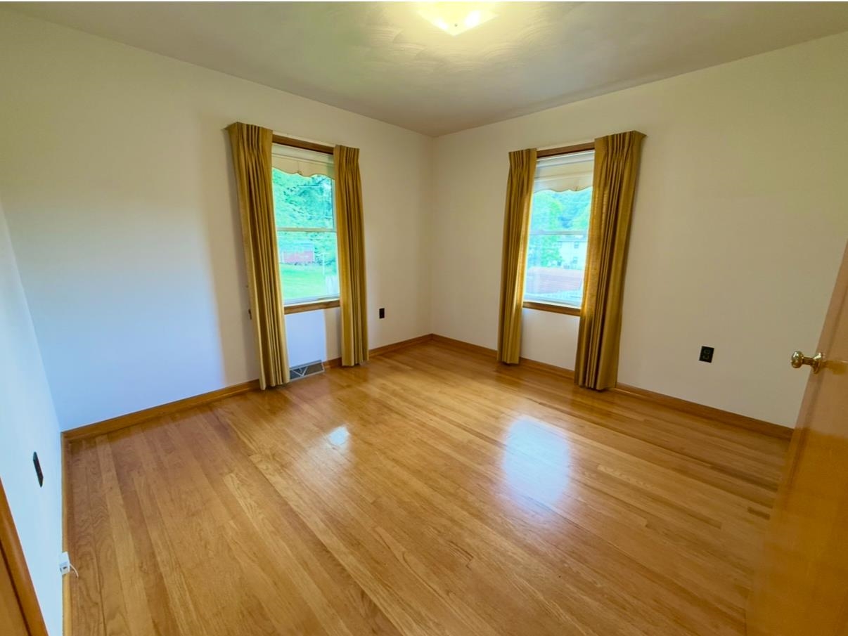 1937 Gunston Place, Owensboro, Kentucky 42303-1778, 3 Bedrooms Bedrooms, ,2 BathroomsBathrooms,Single Family Residence,For Sale,Gunston Place,92236
