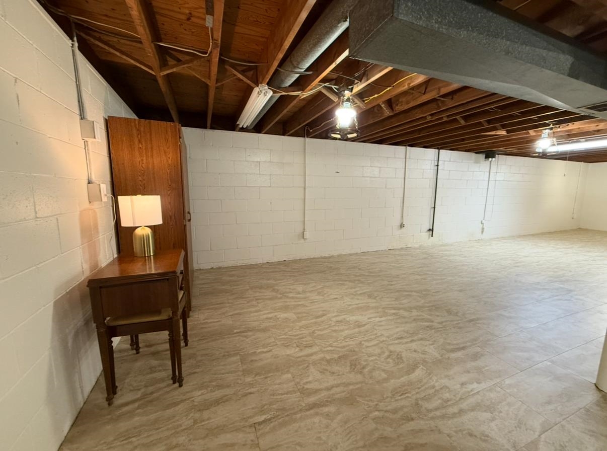 1937 Gunston Place, Owensboro, Kentucky 42303-1778, 3 Bedrooms Bedrooms, ,2 BathroomsBathrooms,Single Family Residence,For Sale,Gunston Place,92236