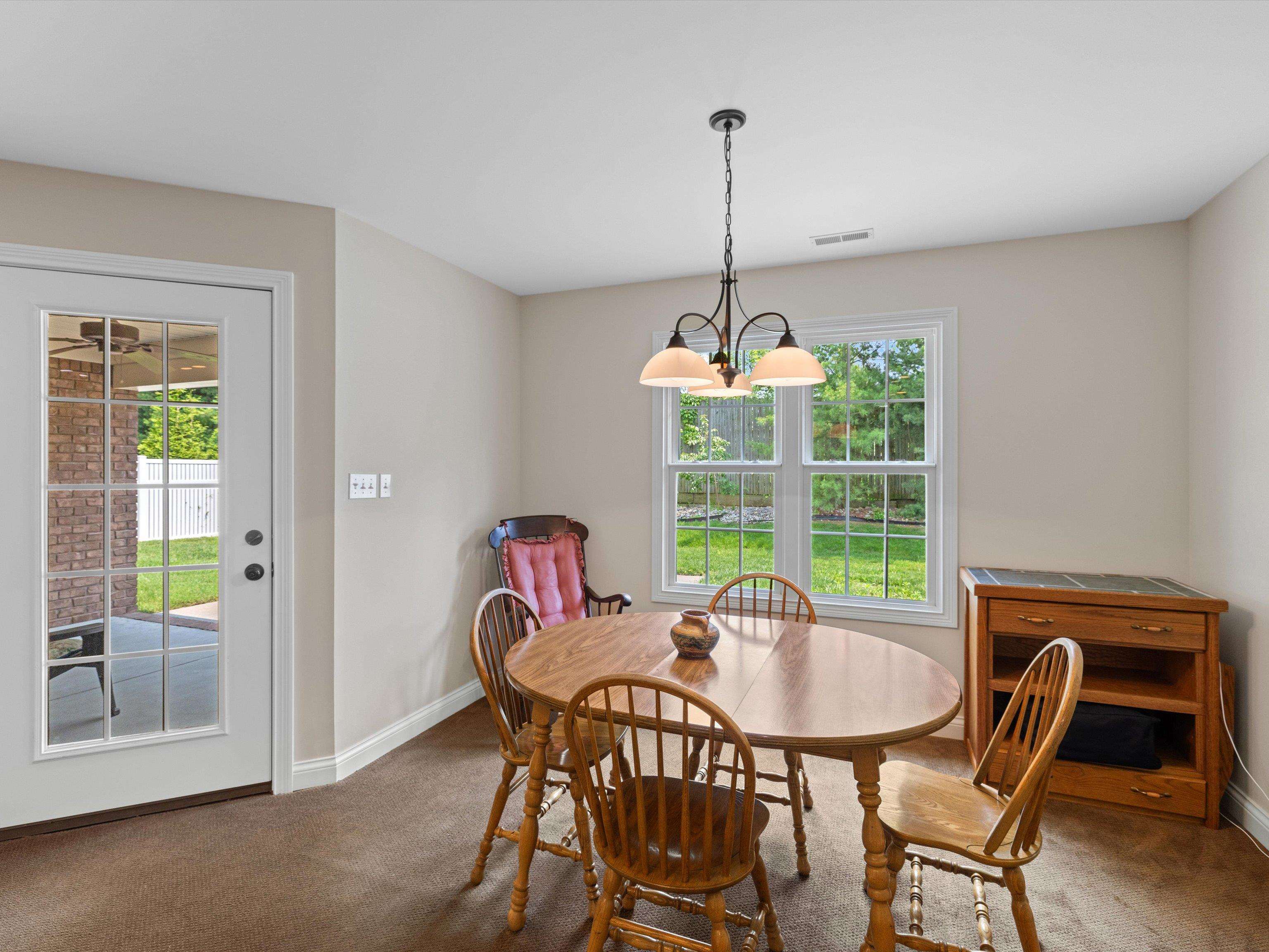 3939 Cross Creek Trail, Owensboro, Kentucky 42303, 3 Bedrooms Bedrooms, ,2 BathroomsBathrooms,Single Family Residence,For Sale,Cross Creek Trail,92244