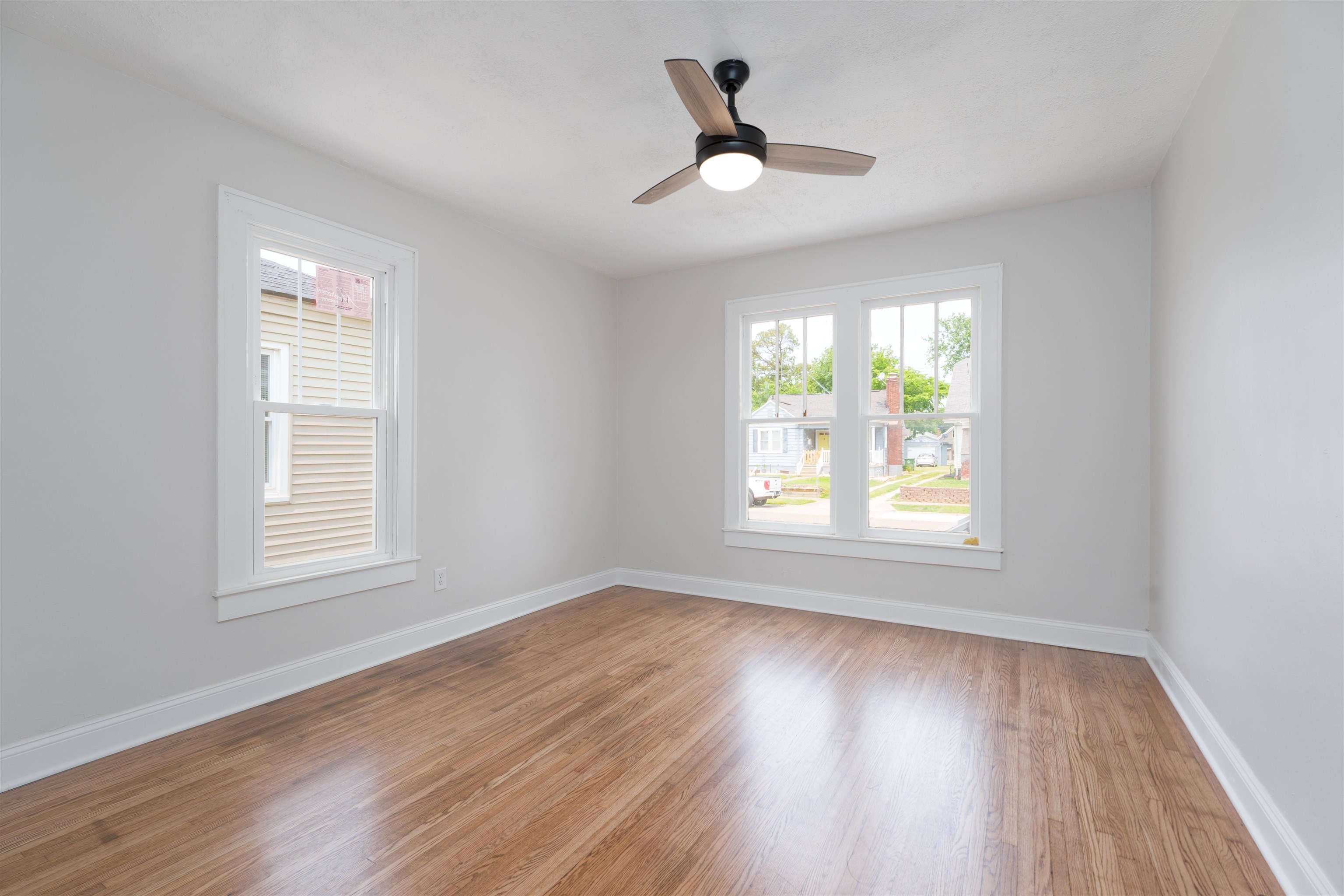 330 21st St, Owensboro, Kentucky 42301, 2 Bedrooms Bedrooms, ,1 BathroomBathrooms,Single Family Residence,For Sale,21st St,92246