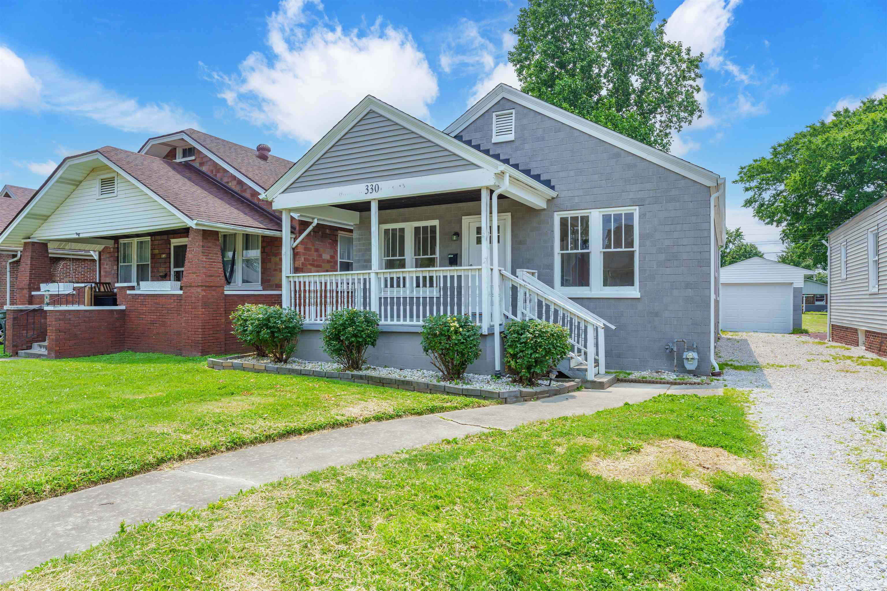 330 21st St, Owensboro, Kentucky 42301, 2 Bedrooms Bedrooms, ,1 BathroomBathrooms,Single Family Residence,For Sale,21st St,92246