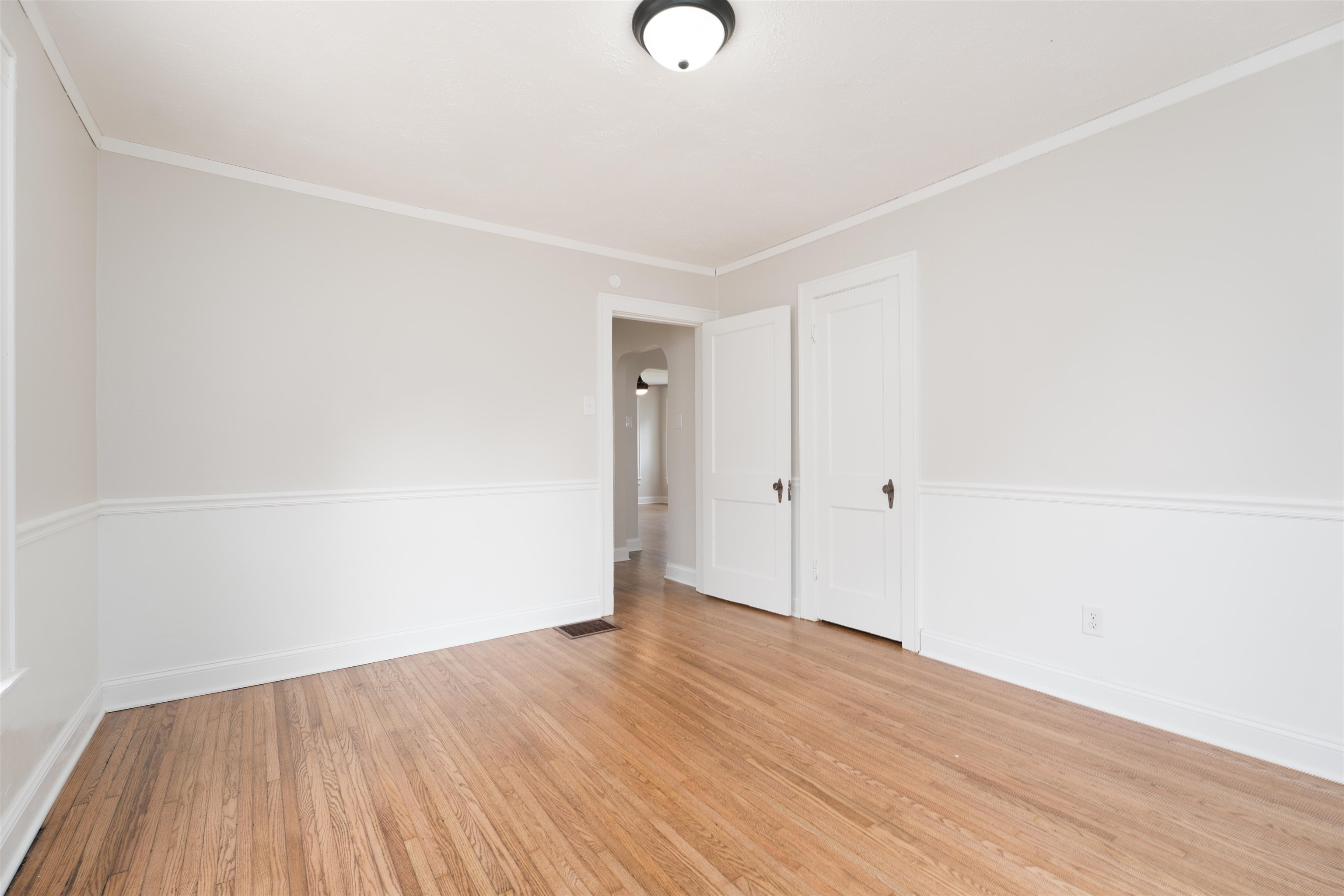 330 21st St, Owensboro, Kentucky 42301, 2 Bedrooms Bedrooms, ,1 BathroomBathrooms,Single Family Residence,For Sale,21st St,92246