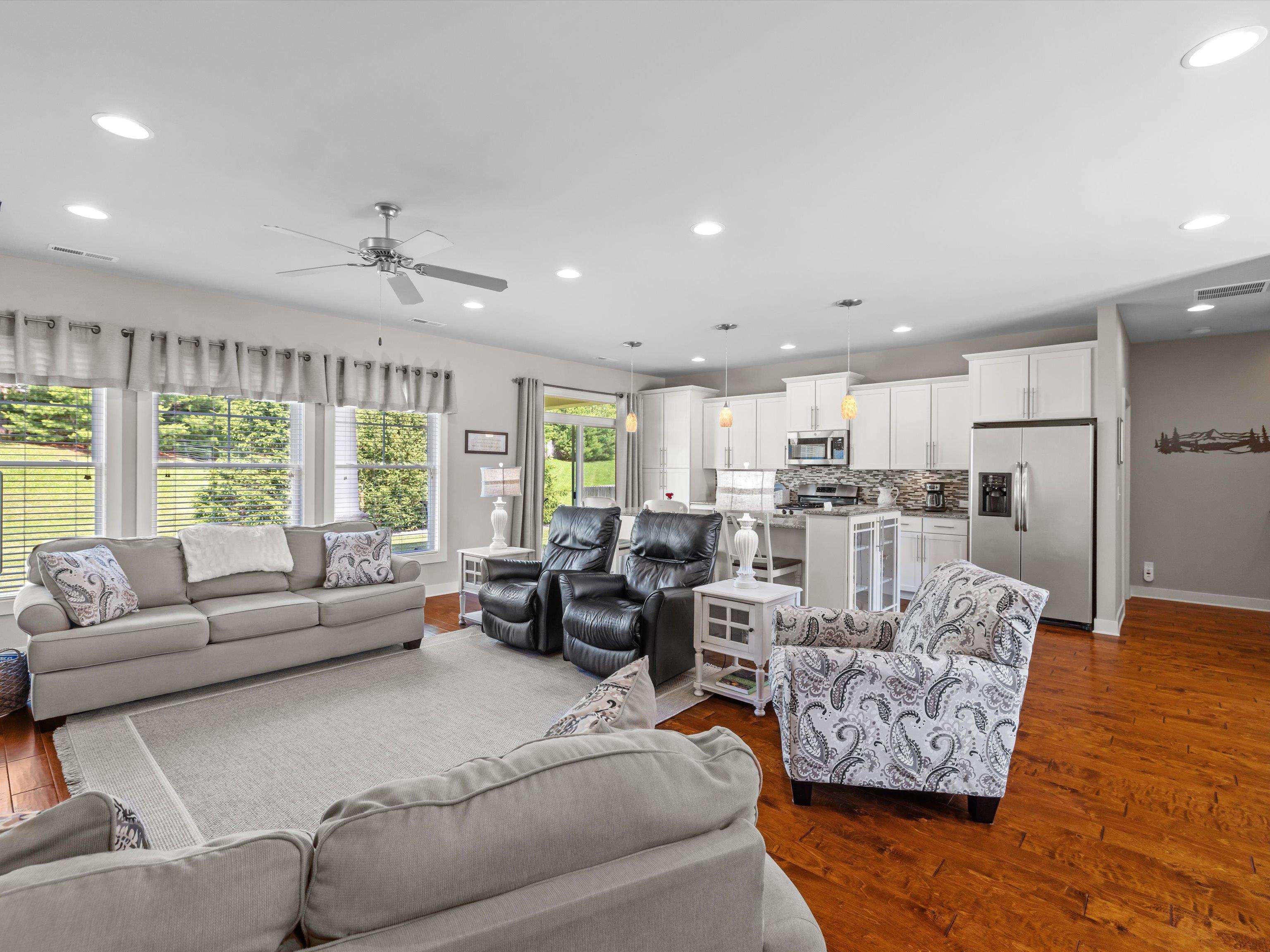 4491 Springhurst Lane, Owensboro, Kentucky 42303, 3 Bedrooms Bedrooms, ,2 BathroomsBathrooms,Single Family Residence,For Sale,Springhurst Lane,92251