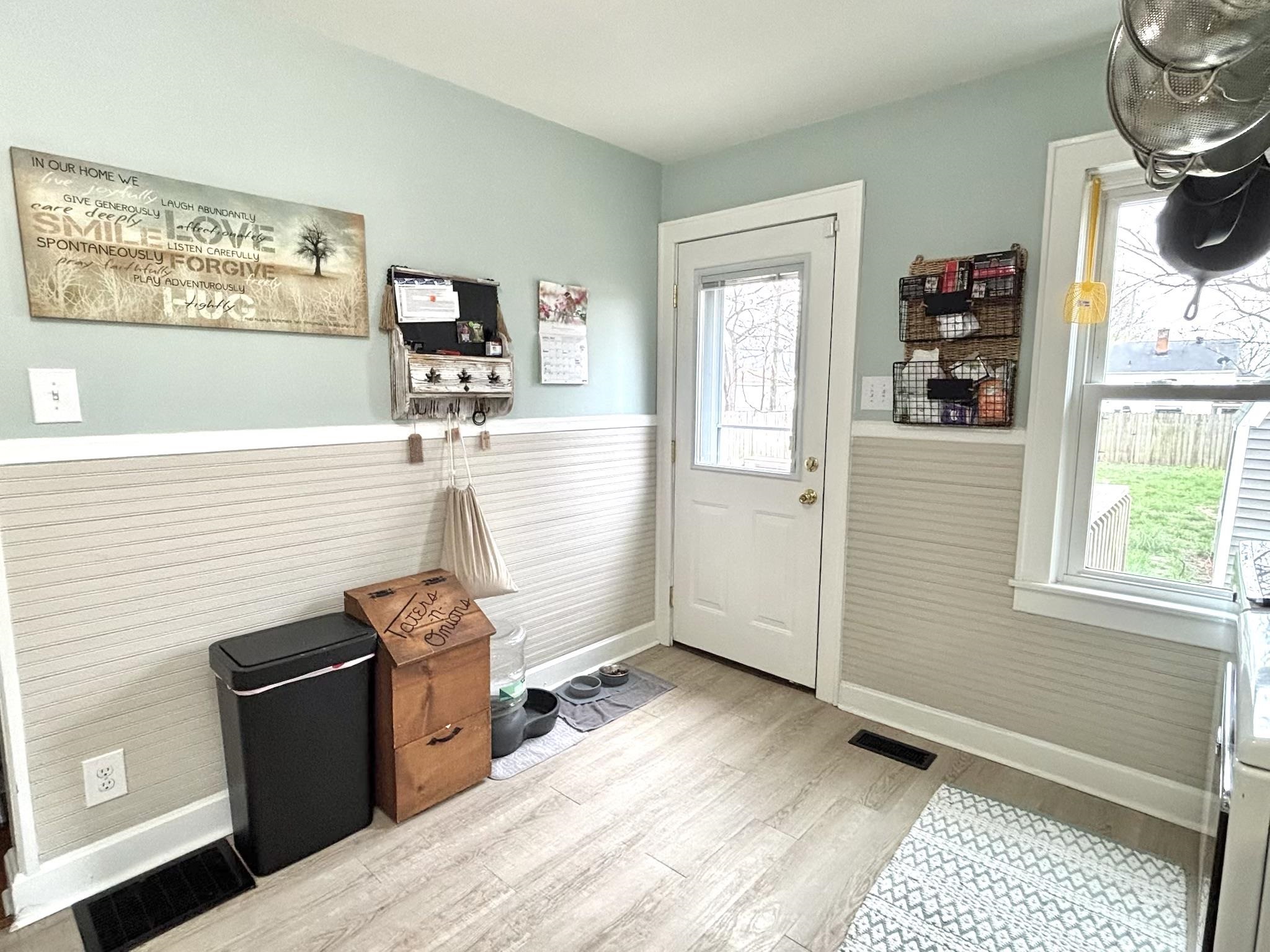 1006 19th St., Owensboro, Kentucky 42303, 4 Bedrooms Bedrooms, ,2 BathroomsBathrooms,Single Family Residence,For Sale,19th St.,92253