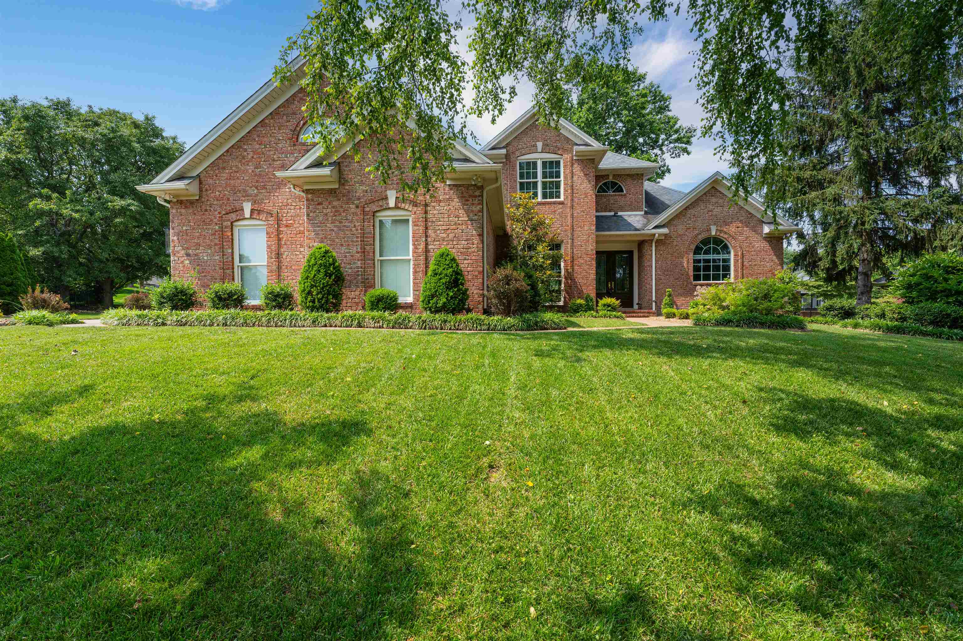 3038 Oak Knoll Cove, Owensboro, Kentucky 42303, 4 Bedrooms Bedrooms, ,2 BathroomsBathrooms,Single Family Residence,For Sale,Oak Knoll Cove,92263