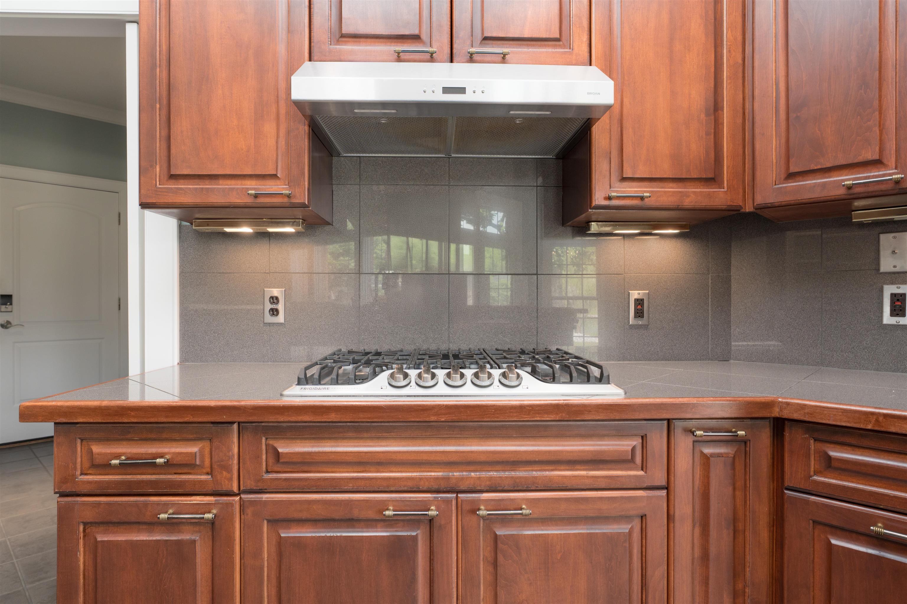 3038 Oak Knoll Cove, Owensboro, Kentucky 42303, 4 Bedrooms Bedrooms, ,2 BathroomsBathrooms,Single Family Residence,For Sale,Oak Knoll Cove,92263