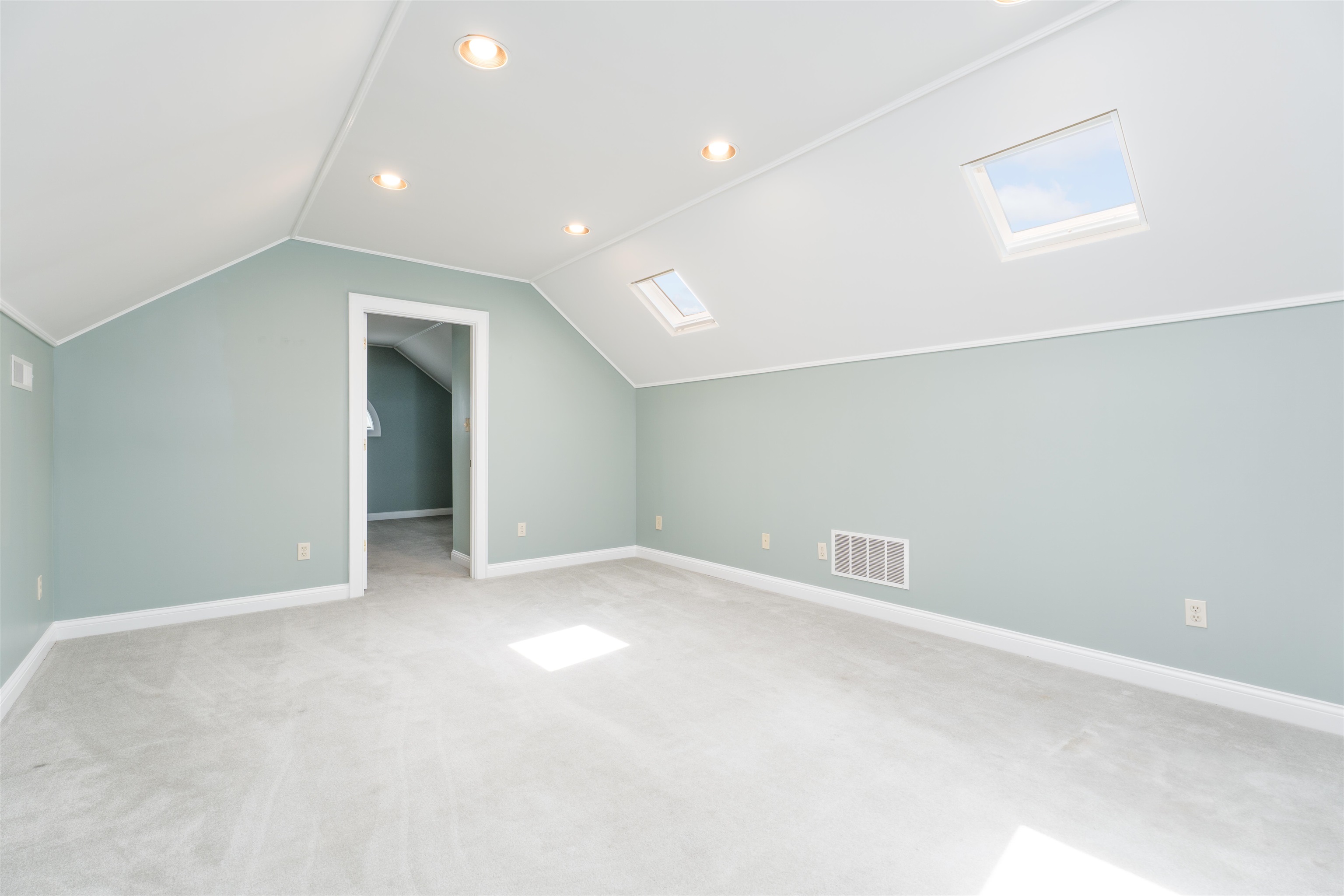 3038 Oak Knoll Cove, Owensboro, Kentucky 42303, 4 Bedrooms Bedrooms, ,2 BathroomsBathrooms,Single Family Residence,For Sale,Oak Knoll Cove,92263