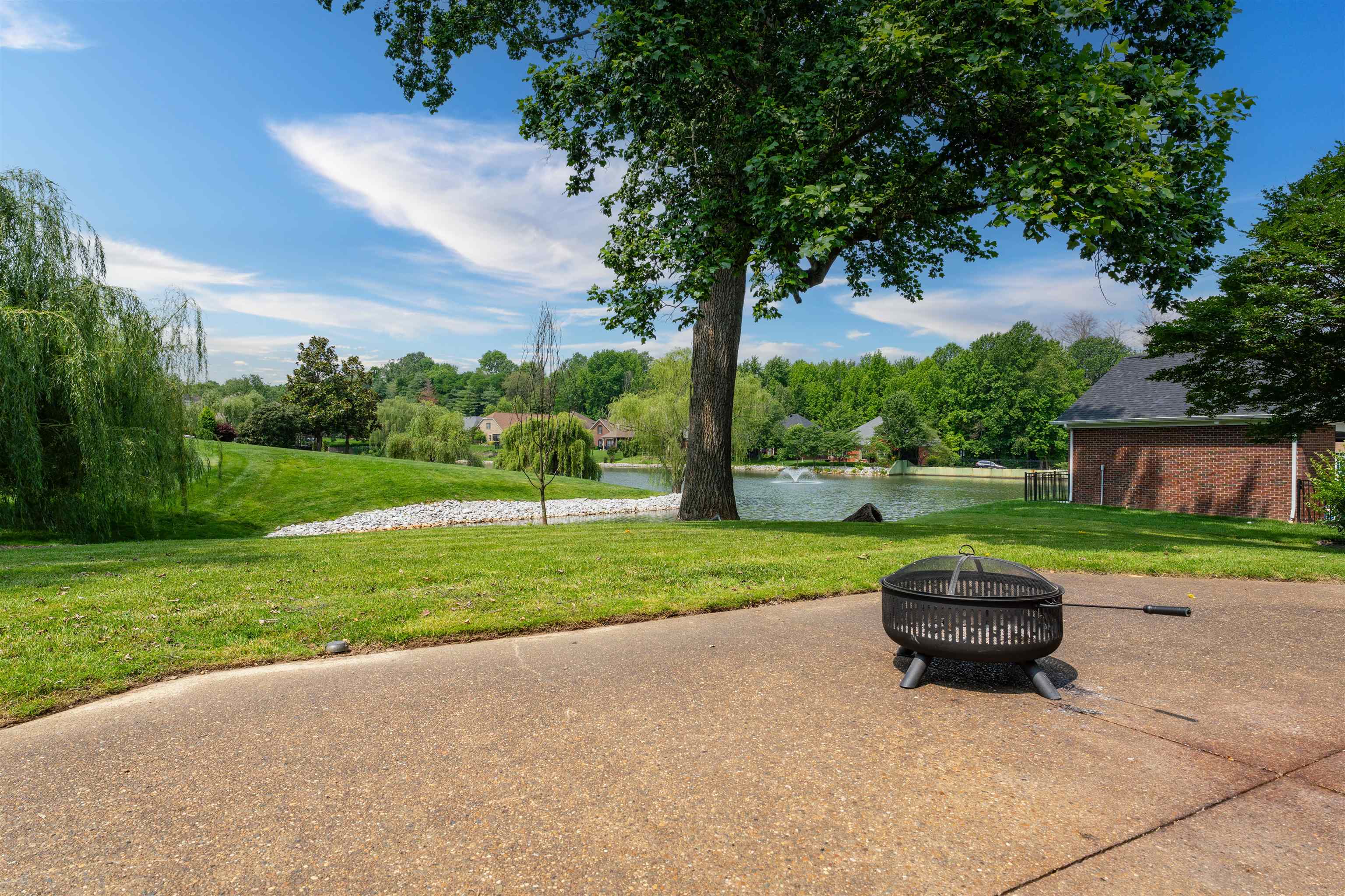 3038 Oak Knoll Cove, Owensboro, Kentucky 42303, 4 Bedrooms Bedrooms, ,2 BathroomsBathrooms,Single Family Residence,For Sale,Oak Knoll Cove,92263