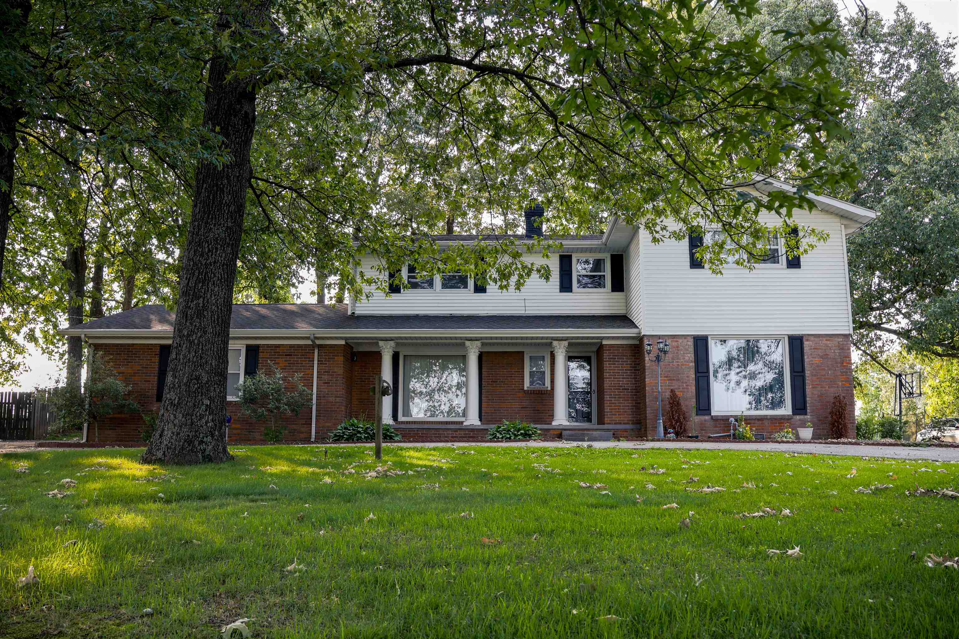180 Old Hartford Road, Beaver Dam, Kentucky 42320, 4 Bedrooms Bedrooms, ,3 BathroomsBathrooms,Single Family Residence,For Sale,Old Hartford Road,92266
