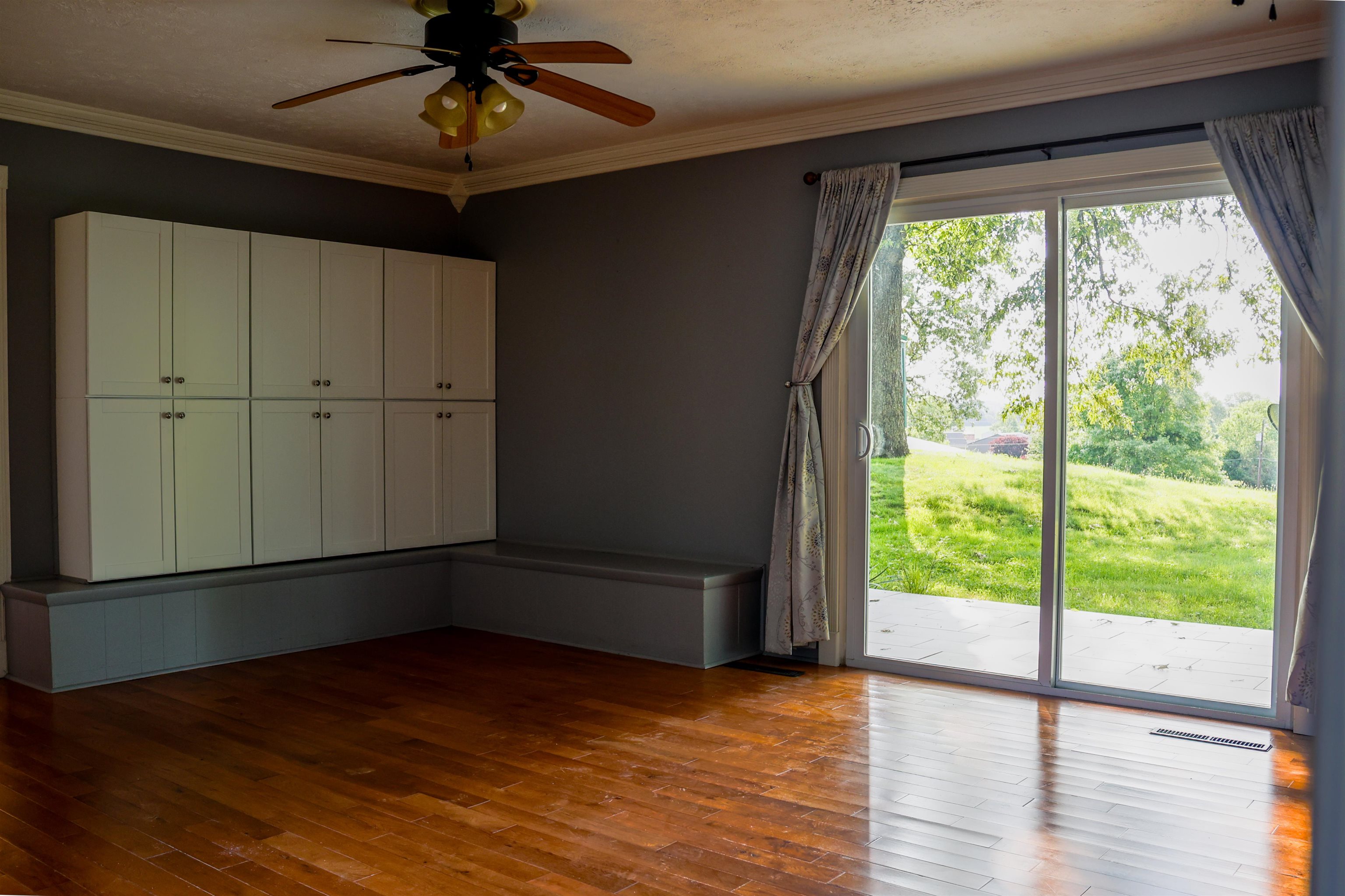 180 Old Hartford Road, Beaver Dam, Kentucky 42320, 4 Bedrooms Bedrooms, ,3 BathroomsBathrooms,Single Family Residence,For Sale,Old Hartford Road,92266