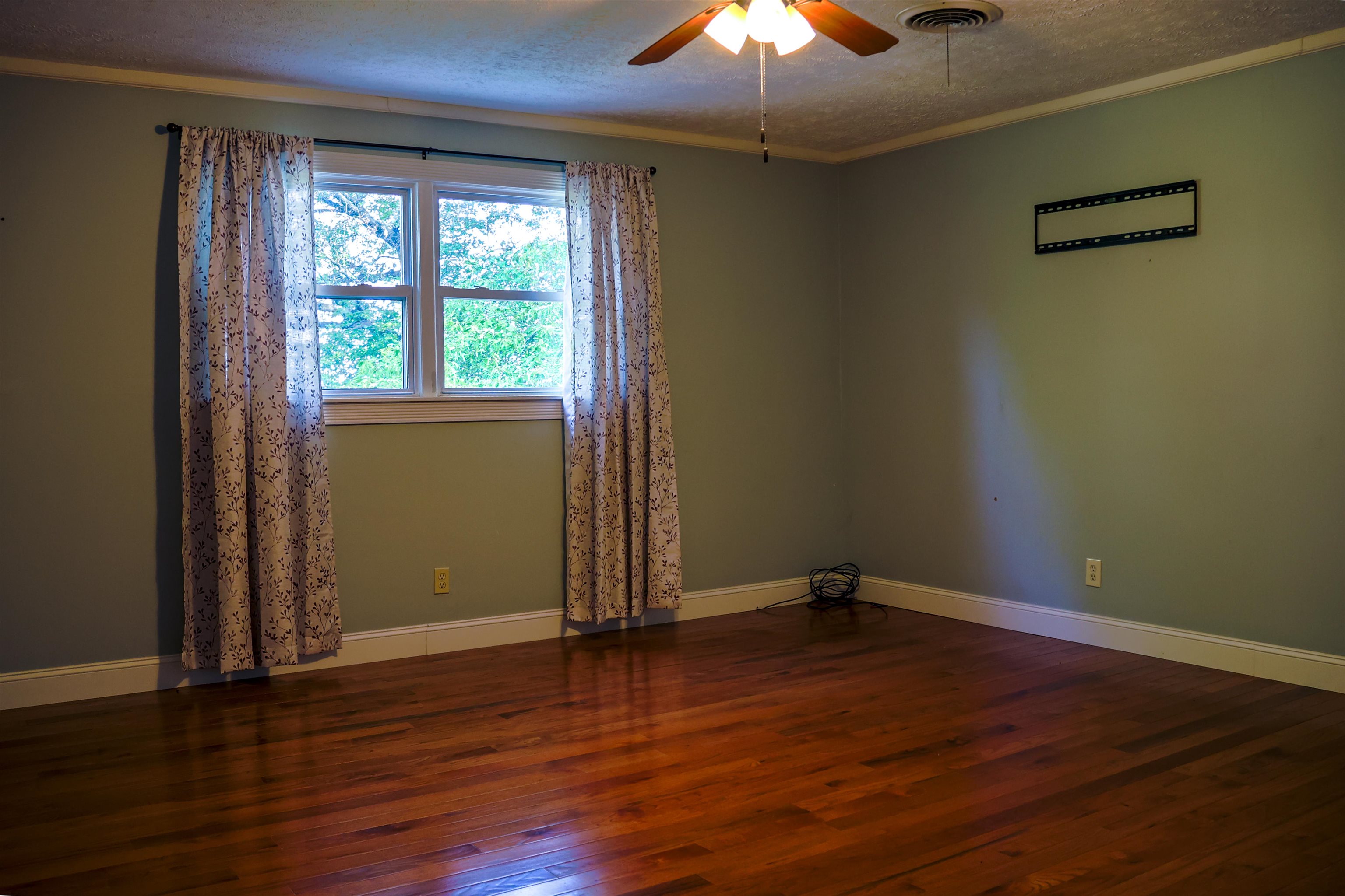 180 Old Hartford Road, Beaver Dam, Kentucky 42320, 4 Bedrooms Bedrooms, ,3 BathroomsBathrooms,Single Family Residence,For Sale,Old Hartford Road,92266