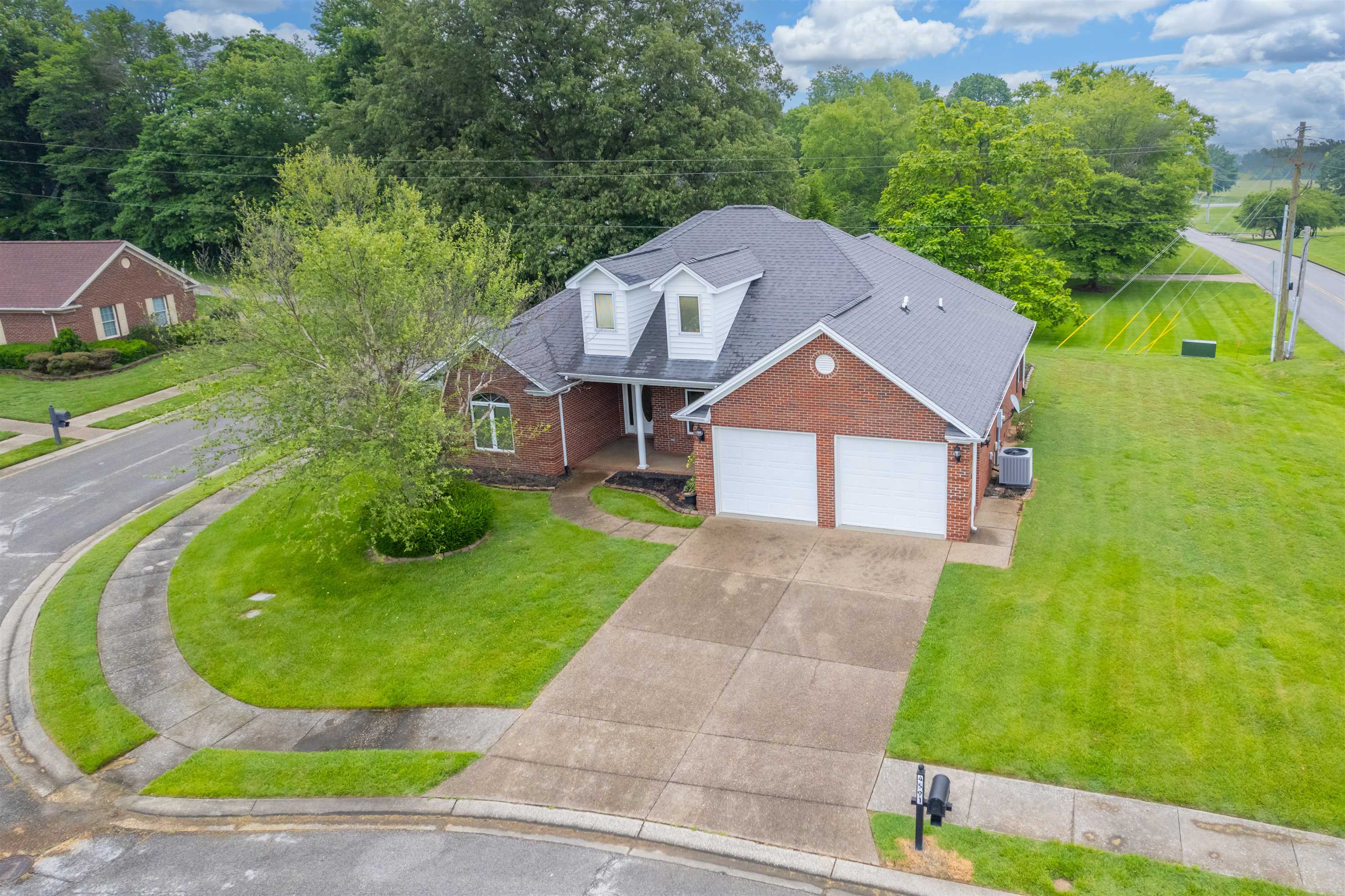 4591 Bridle Ridge Court, Owensboro, Kentucky 42303, 3 Bedrooms Bedrooms, ,2 BathroomsBathrooms,Single Family Residence,For Sale,Bridle Ridge Court,92271