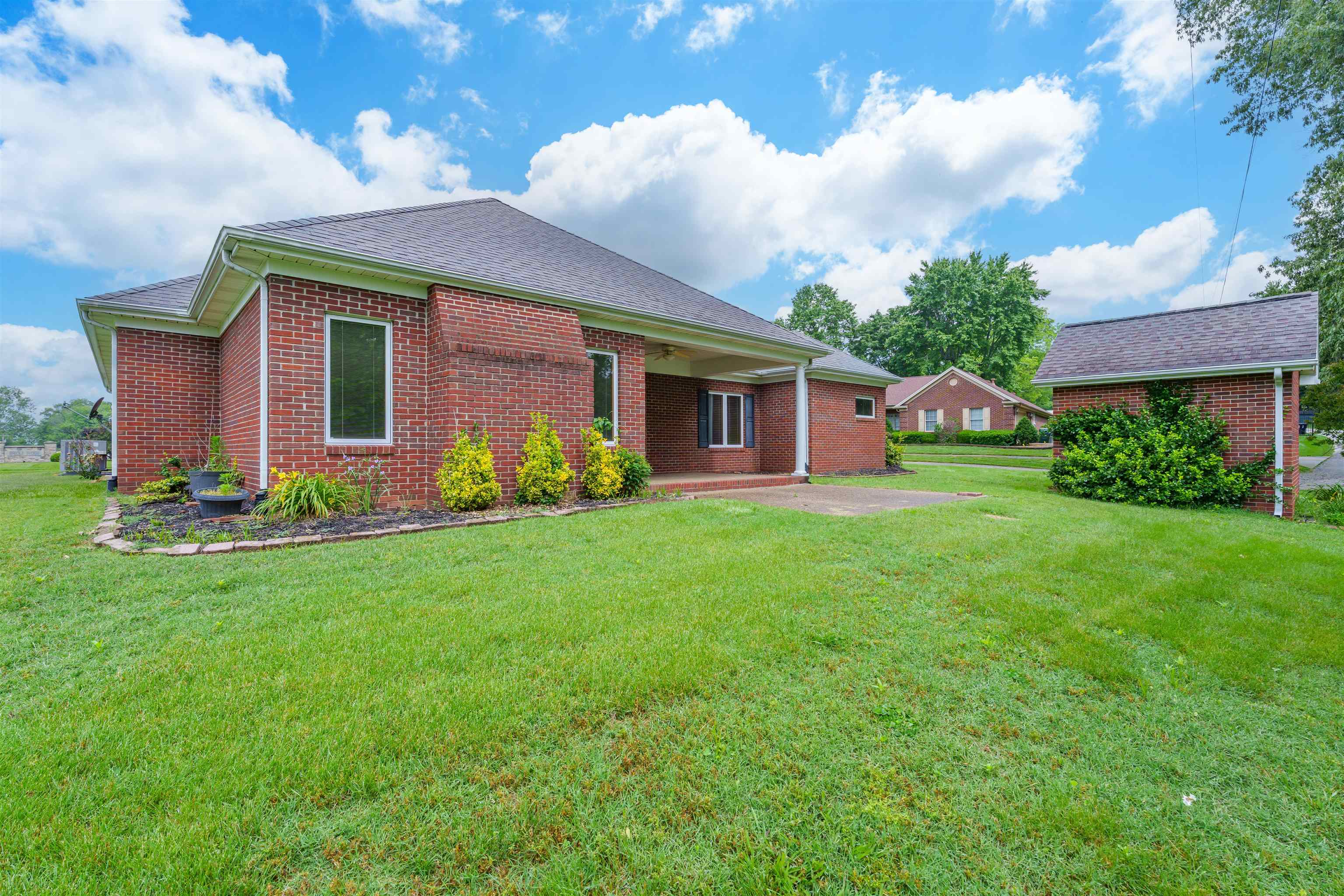 4591 Bridle Ridge Court, Owensboro, Kentucky 42303, 3 Bedrooms Bedrooms, ,2 BathroomsBathrooms,Single Family Residence,For Sale,Bridle Ridge Court,92271