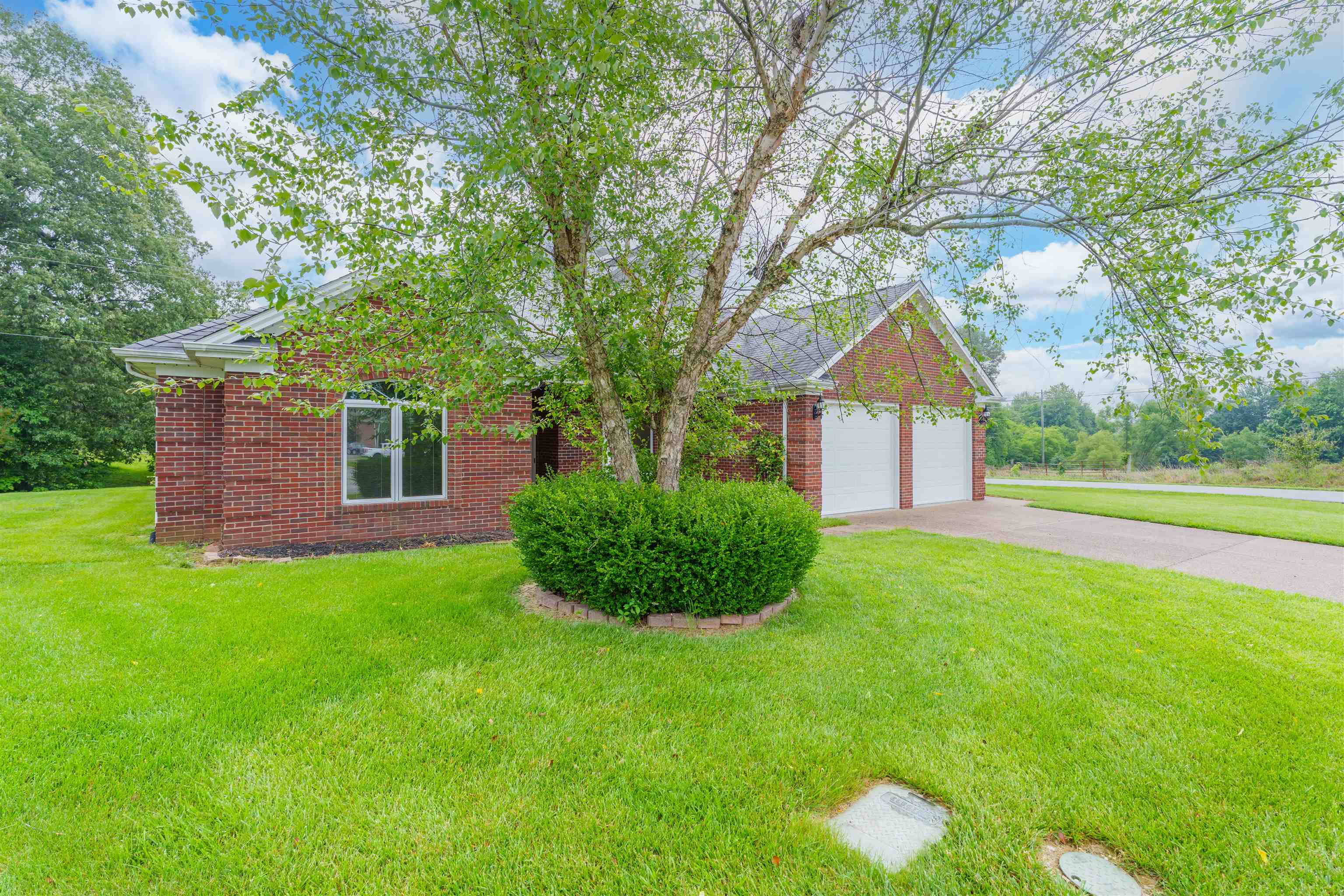 4591 Bridle Ridge Court, Owensboro, Kentucky 42303, 3 Bedrooms Bedrooms, ,2 BathroomsBathrooms,Single Family Residence,For Sale,Bridle Ridge Court,92271