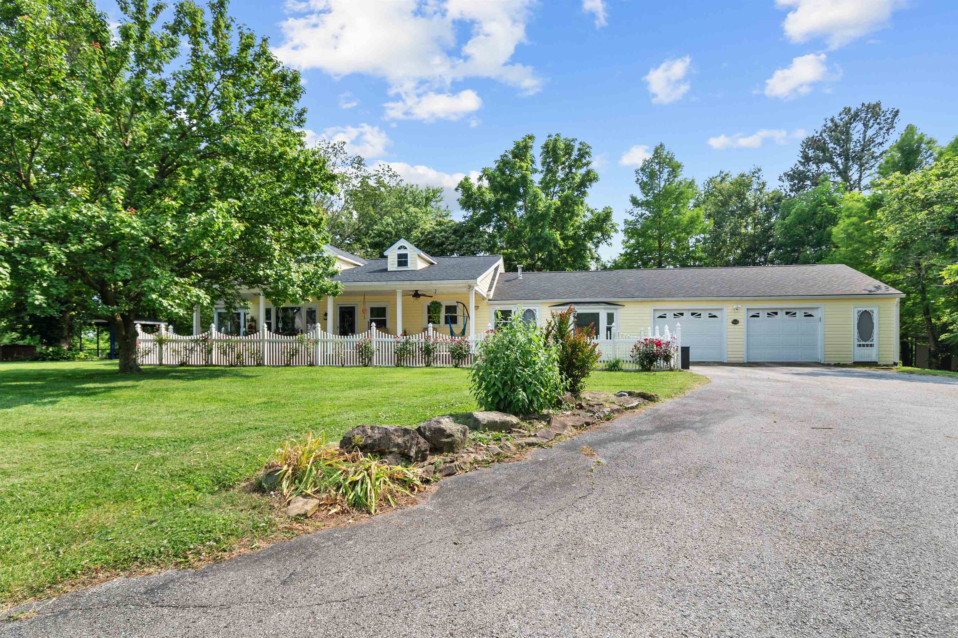 2611 Burton Rd., Utica, Kentucky 42376, 3 Bedrooms Bedrooms, ,2 BathroomsBathrooms,Single Family Residence,For Sale,Burton Rd.,92272