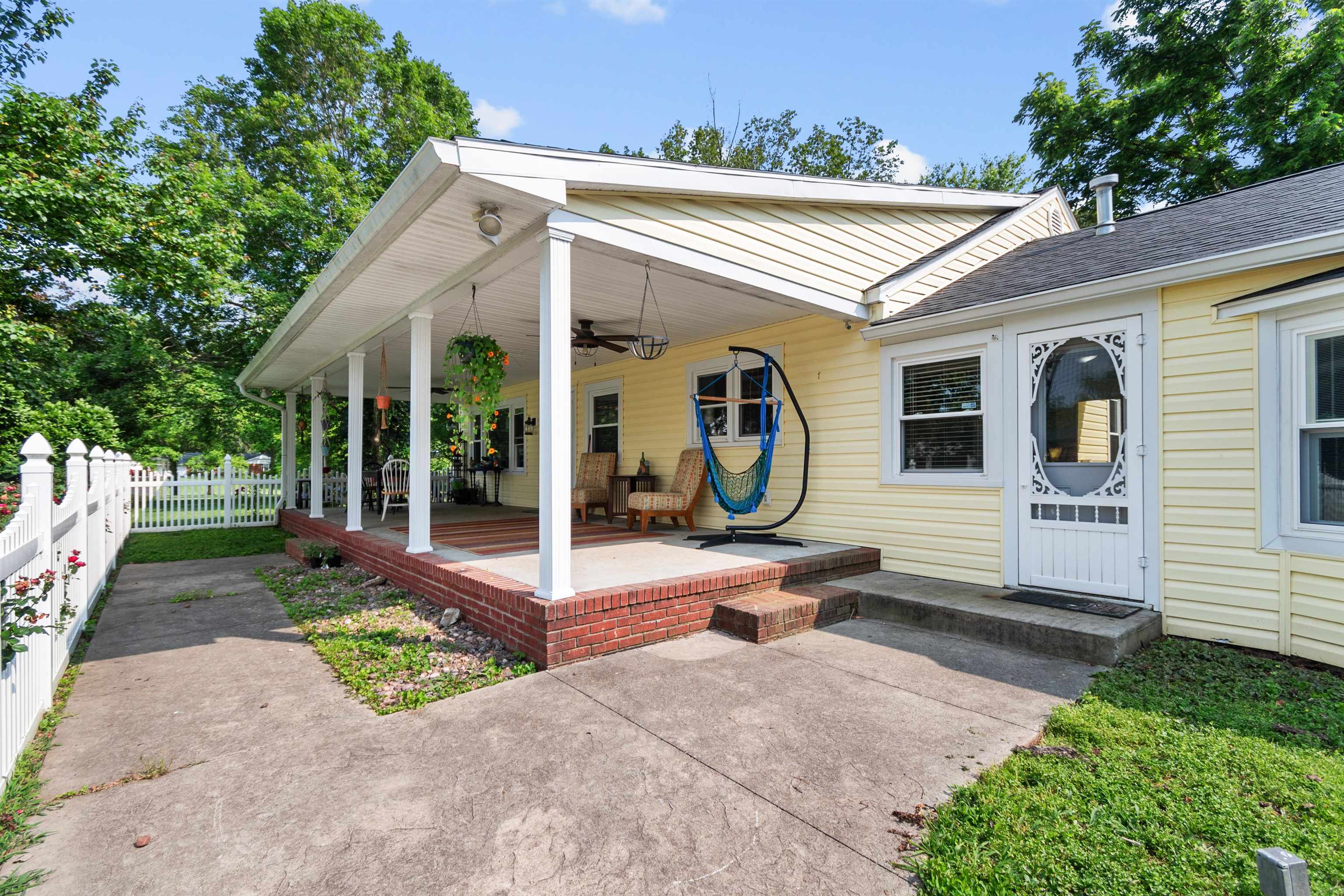 2611 Burton Rd., Utica, Kentucky 42376, 3 Bedrooms Bedrooms, ,2 BathroomsBathrooms,Single Family Residence,For Sale,Burton Rd.,92272
