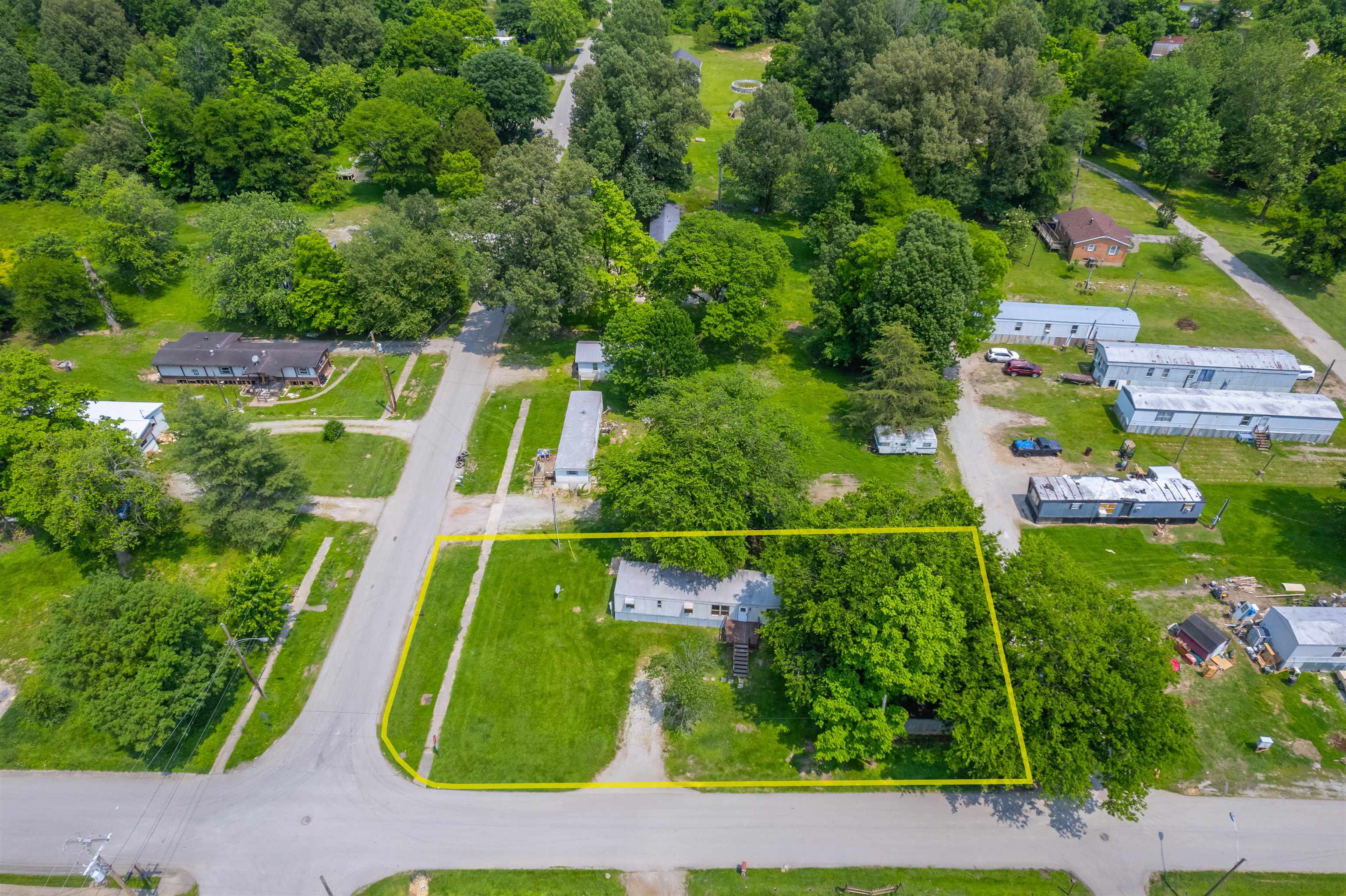 215 2nd St, Calhoun, Kentucky 42327, 2 Bedrooms Bedrooms, ,1 BathroomBathrooms,Manufactured Home,For Sale,2nd St,92273
