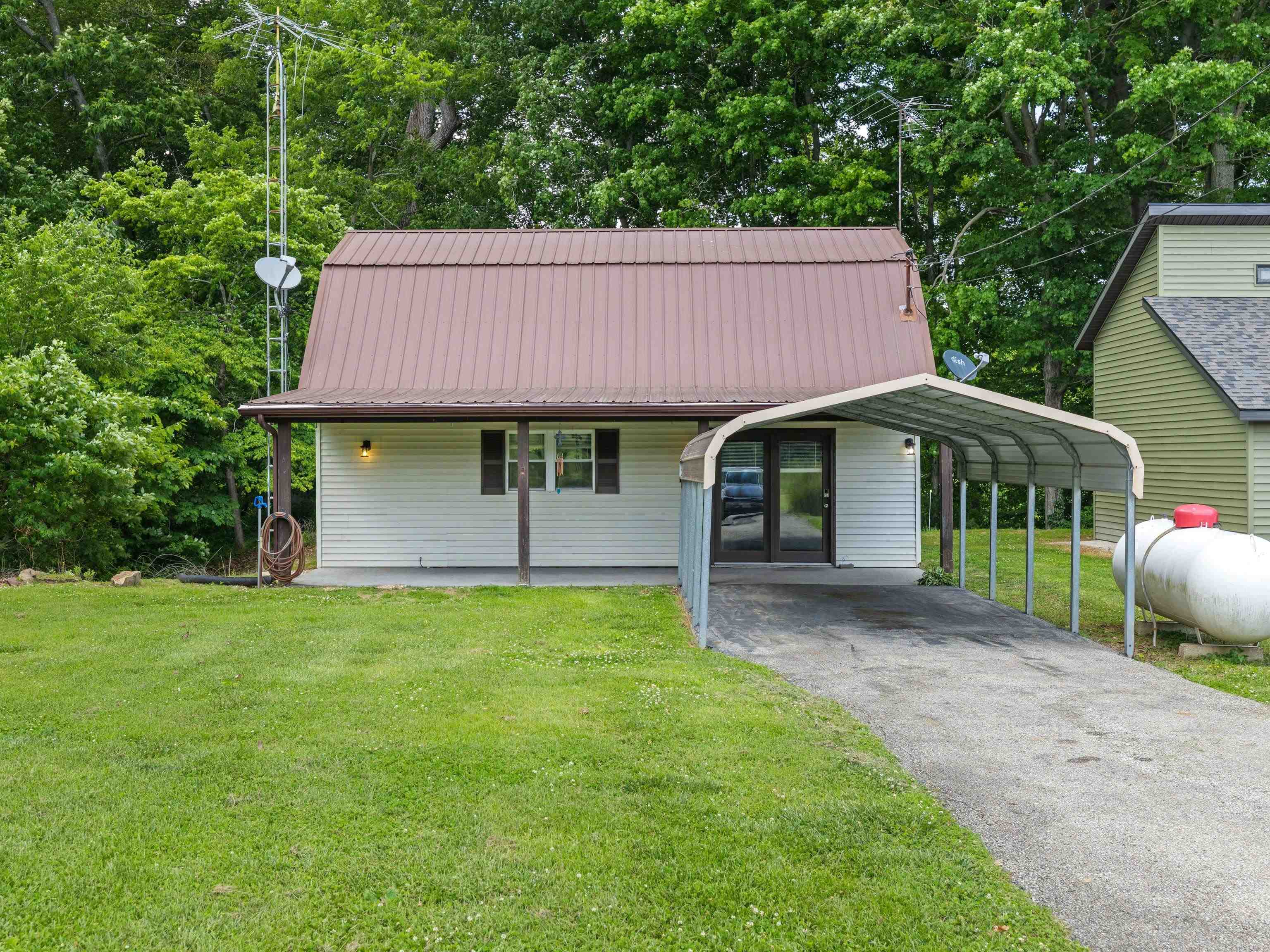 639 Clover Creek Cove Ln, Cloverport, Kentucky 40111, 2 Bedrooms Bedrooms, ,1 BathroomBathrooms,Single Family Residence,For Sale,Clover Creek Cove Ln,92276