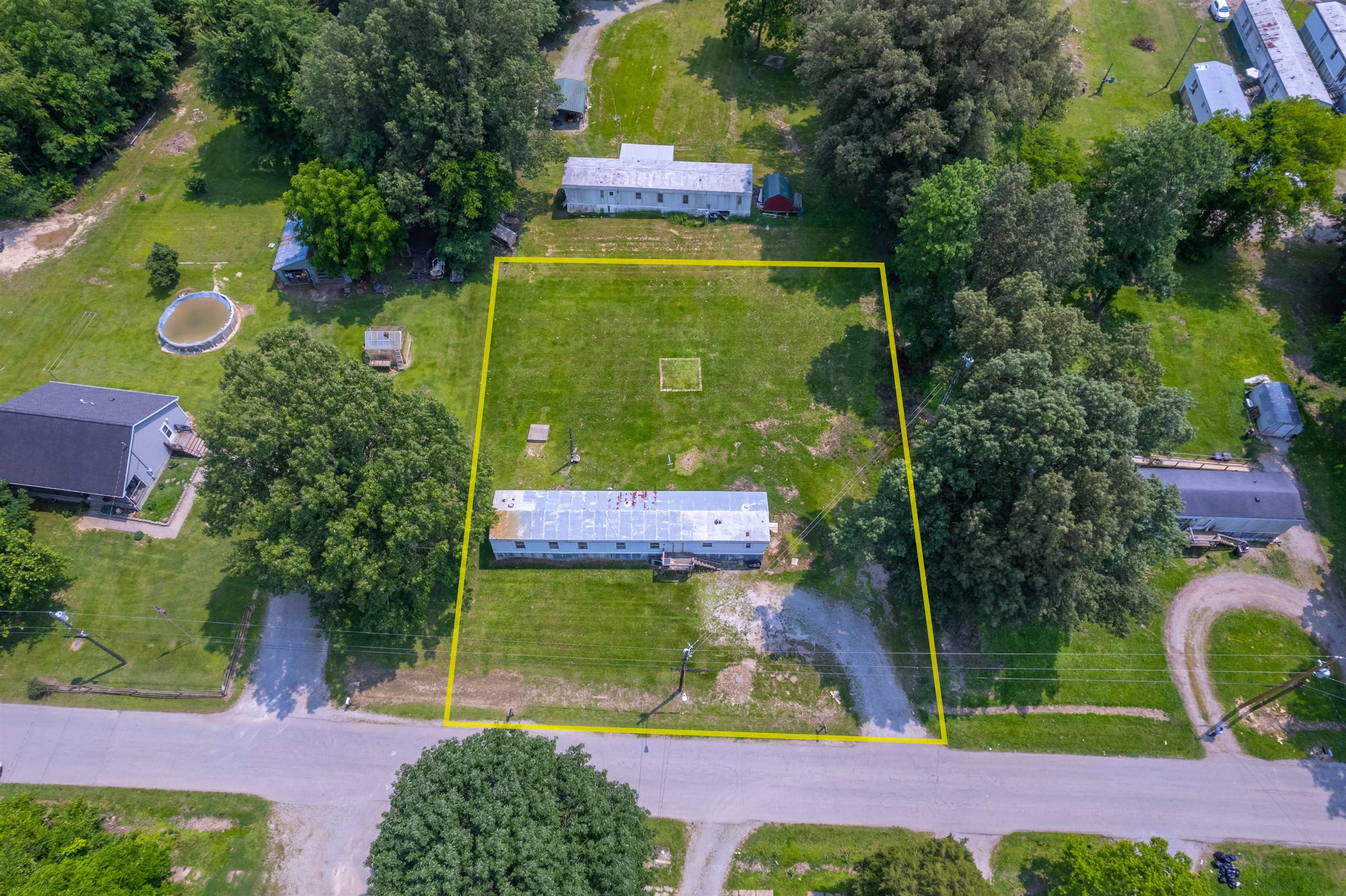 255 2nd St, Calhoun, Kentucky 42327, 3 Bedrooms Bedrooms, ,2 BathroomsBathrooms,Manufactured Home,For Sale,2nd St,92277