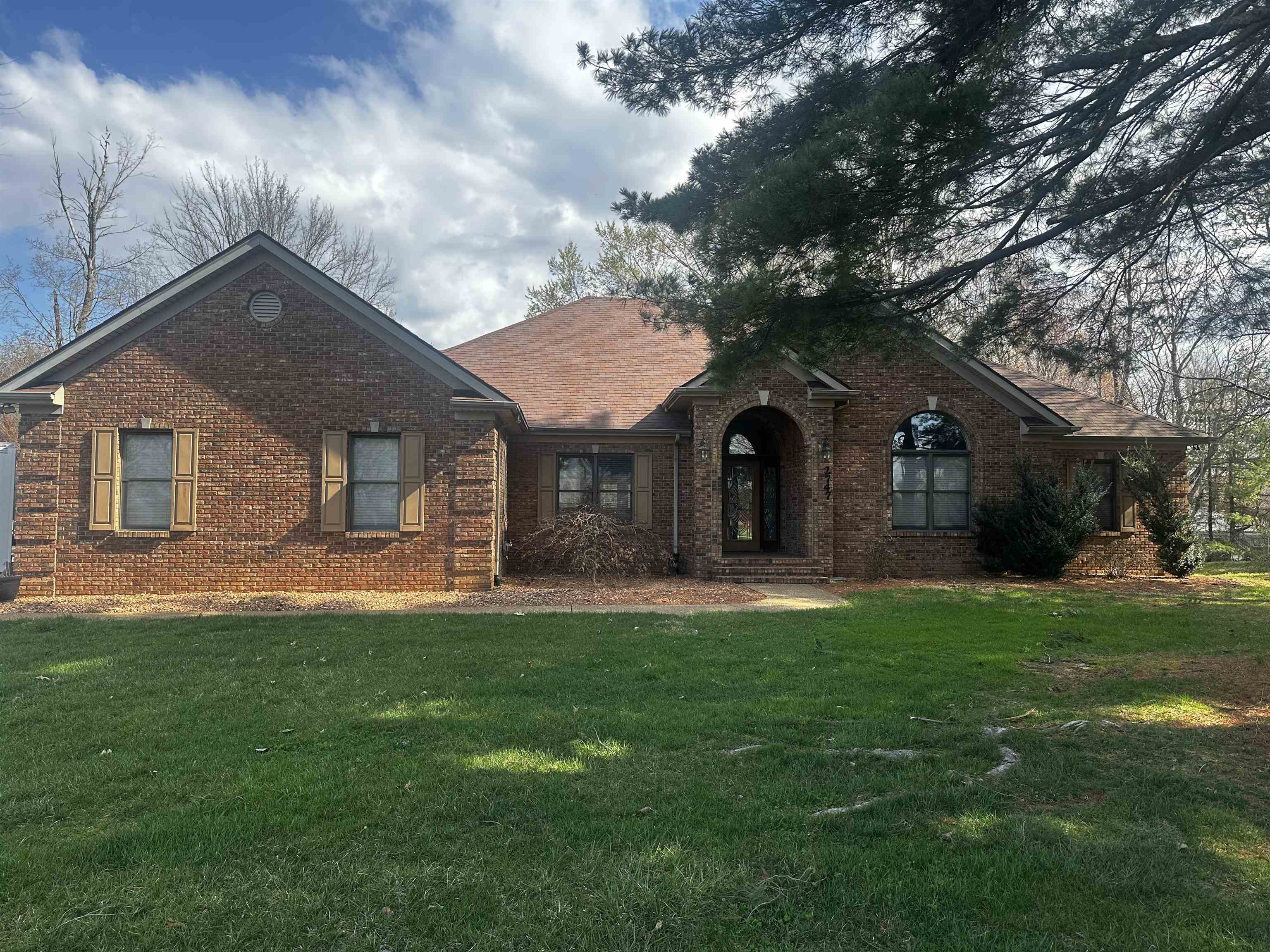 2747 South Hampton Rd, Owensboro, Kentucky 42303, 3 Bedrooms Bedrooms, ,3 BathroomsBathrooms,Single Family Residence,For Sale,South Hampton Rd,92279