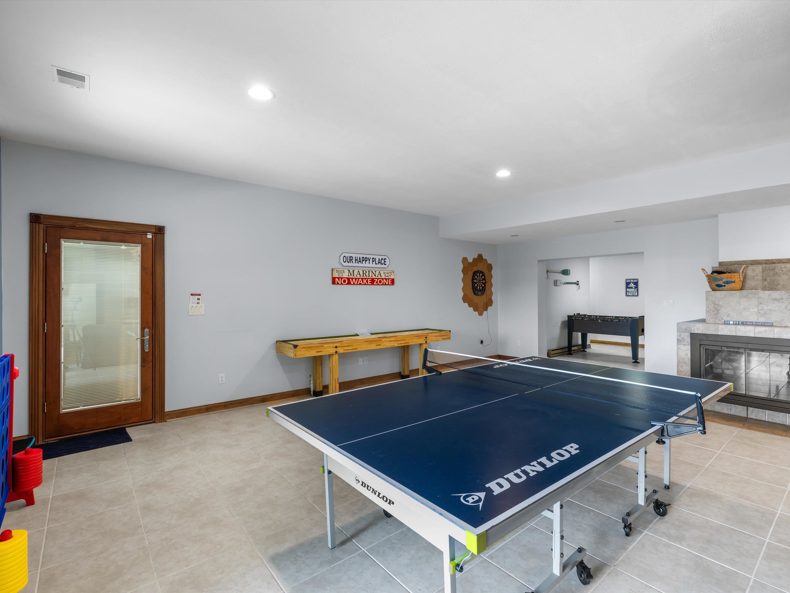 389 Lakeview Dr, Somerset, Kentucky 42503, 6 Bedrooms Bedrooms, ,5 BathroomsBathrooms,Single Family Residence,For Sale,Lakeview Dr,92289