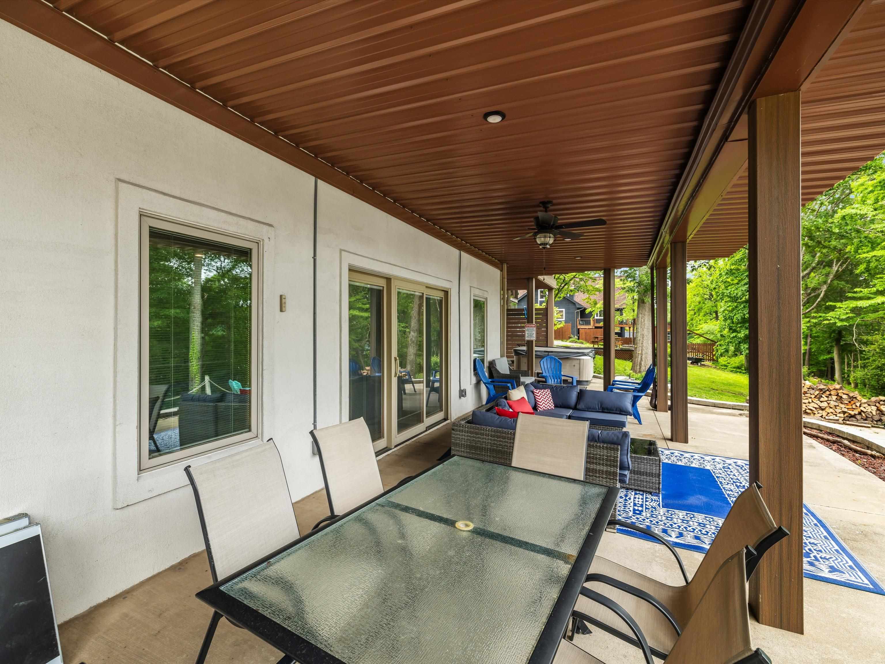 389 Lakeview Dr, Somerset, Kentucky 42503, 6 Bedrooms Bedrooms, ,5 BathroomsBathrooms,Single Family Residence,For Sale,Lakeview Dr,92289