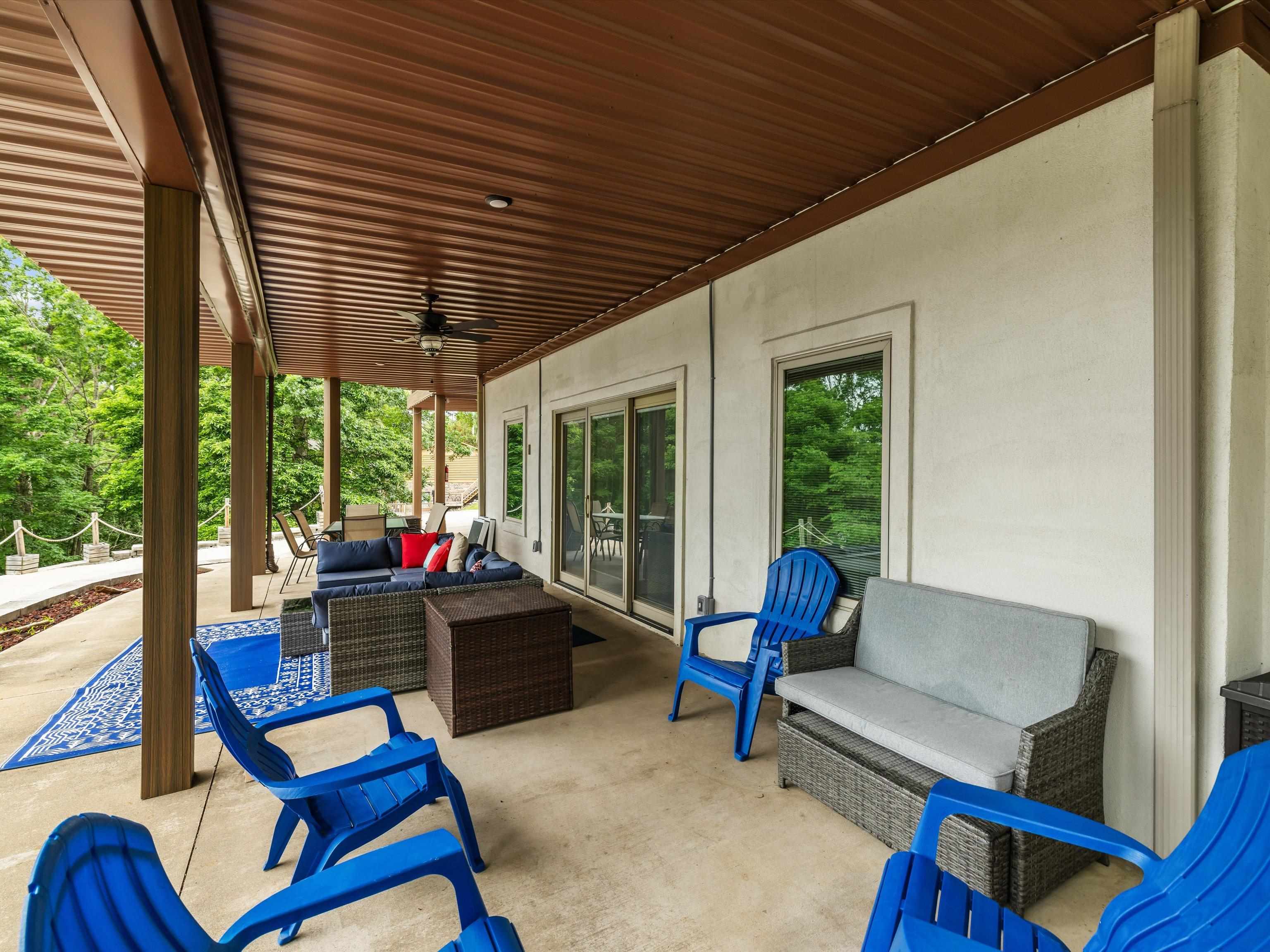 389 Lakeview Dr, Somerset, Kentucky 42503, 6 Bedrooms Bedrooms, ,5 BathroomsBathrooms,Single Family Residence,For Sale,Lakeview Dr,92289