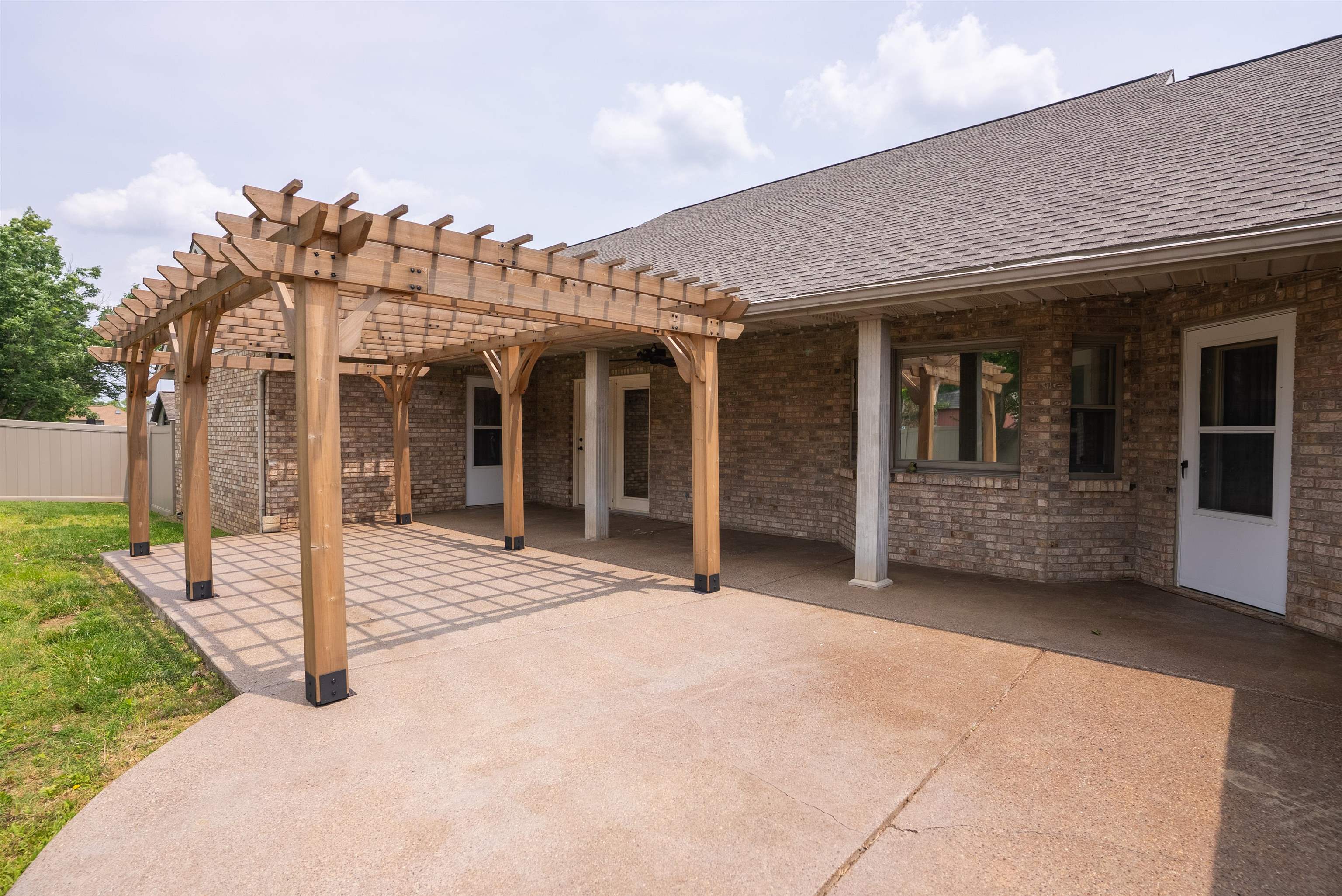2677 Briarcliff Dr., NEWBURGH, Indiana 46730, 4 Bedrooms Bedrooms, ,2 BathroomsBathrooms,Single Family Residence,For Sale,Briarcliff Dr.,92292