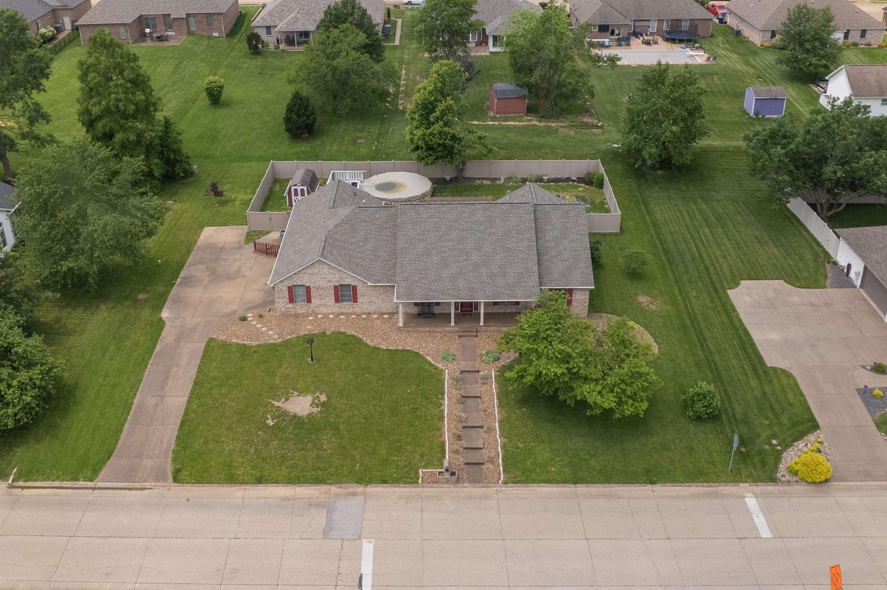 2677 Briarcliff Dr., NEWBURGH, Indiana 46730, 4 Bedrooms Bedrooms, ,2 BathroomsBathrooms,Single Family Residence,For Sale,Briarcliff Dr.,92292