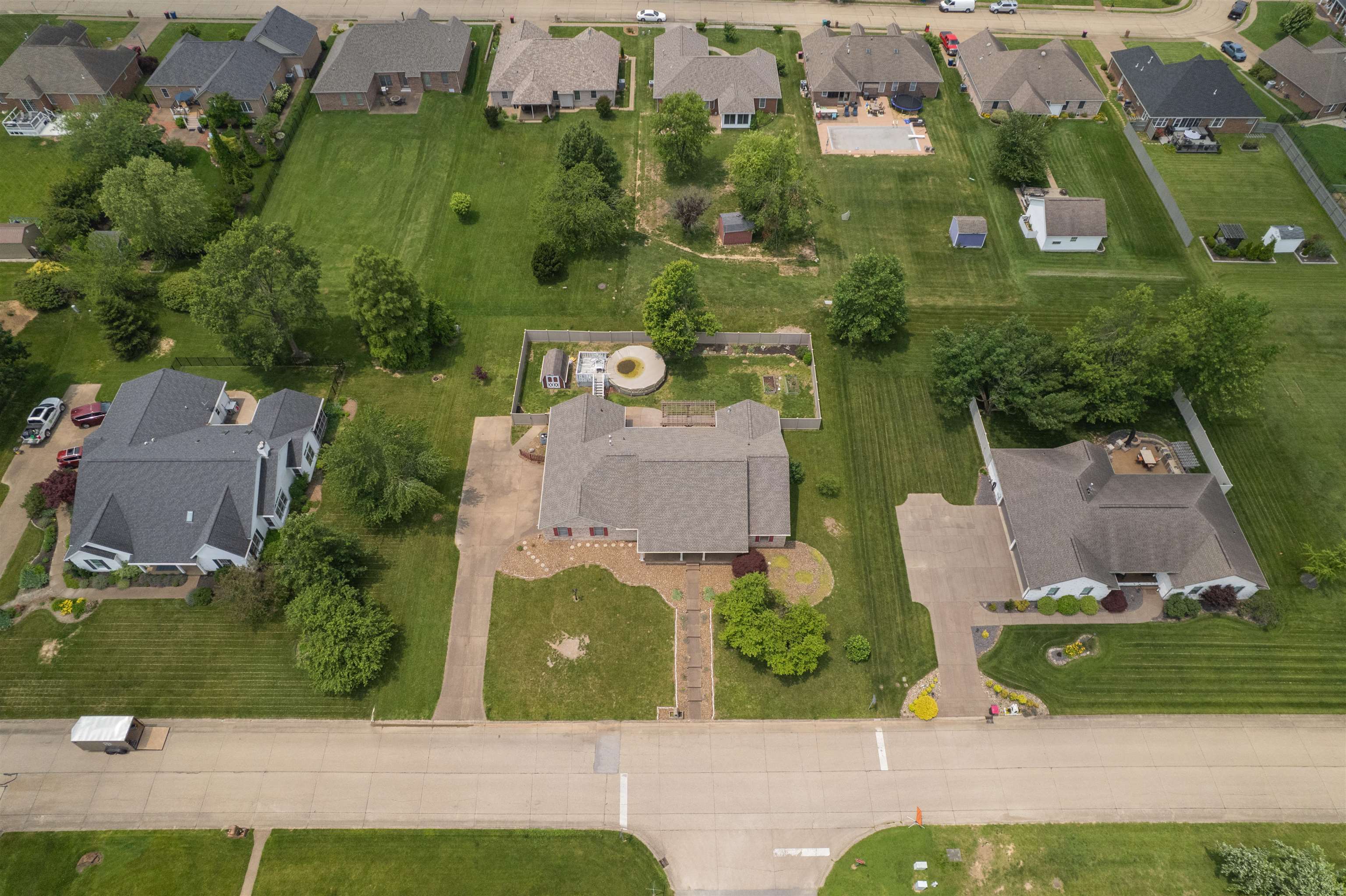 2677 Briarcliff Dr., NEWBURGH, Indiana 46730, 4 Bedrooms Bedrooms, ,2 BathroomsBathrooms,Single Family Residence,For Sale,Briarcliff Dr.,92292