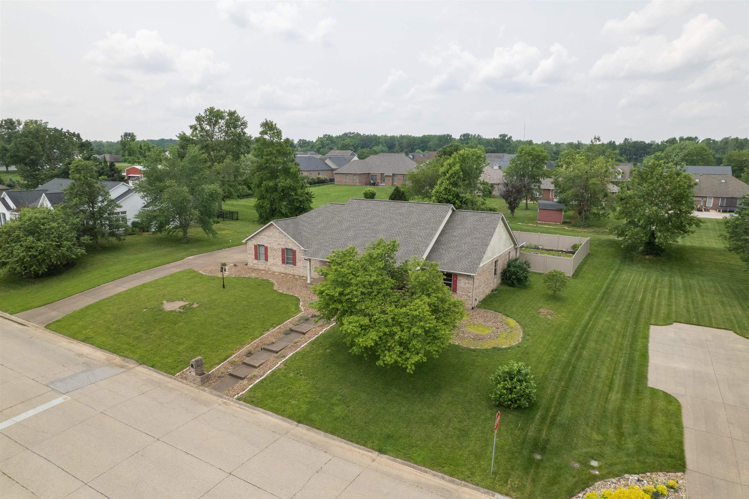2677 Briarcliff Dr., NEWBURGH, Indiana 46730, 4 Bedrooms Bedrooms, ,2 BathroomsBathrooms,Single Family Residence,For Sale,Briarcliff Dr.,92292