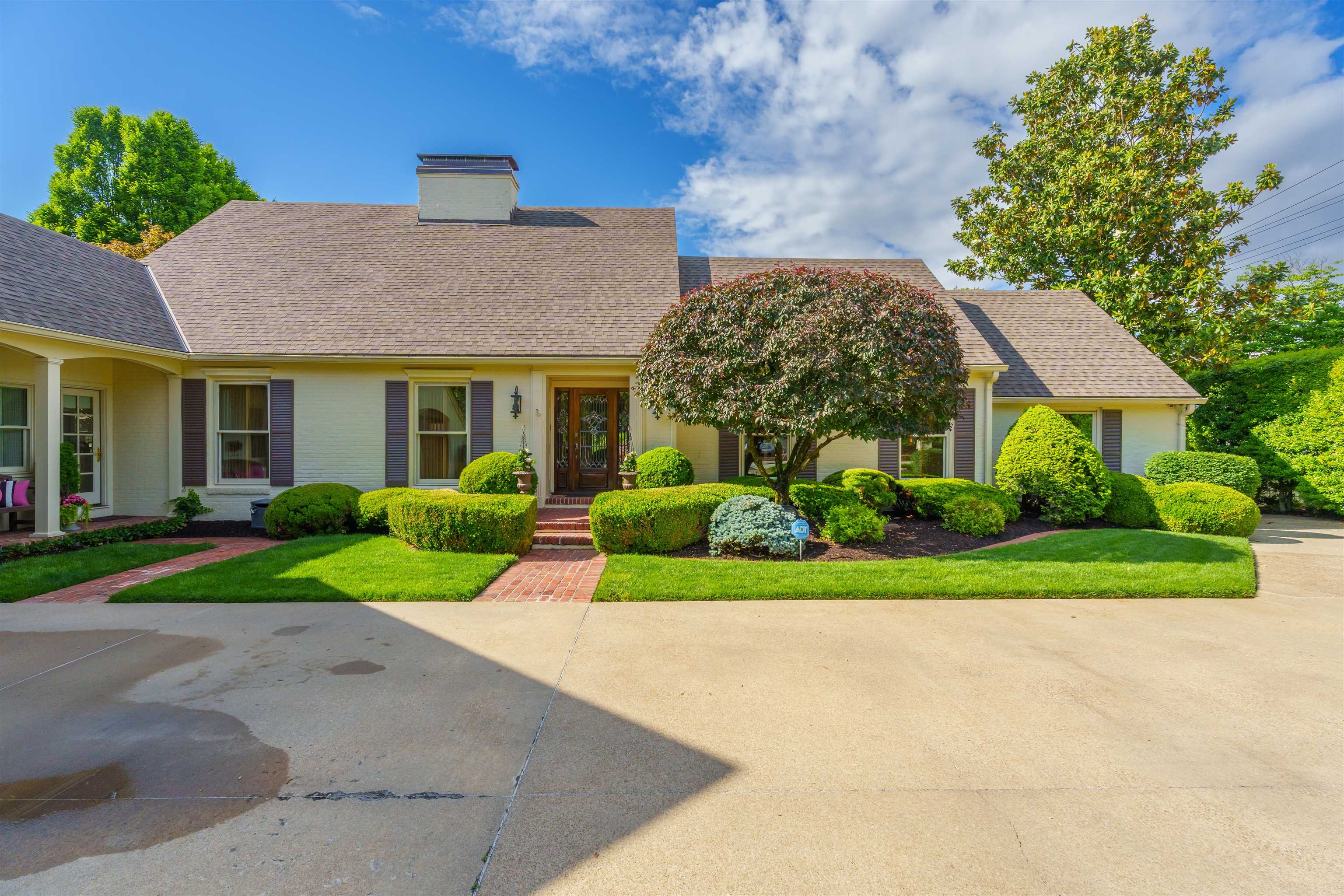 2057 Bittel Road, Owensboro, Kentucky 42301, 5 Bedrooms Bedrooms, ,6 BathroomsBathrooms,Single Family Residence,For Sale,Bittel Road,92294