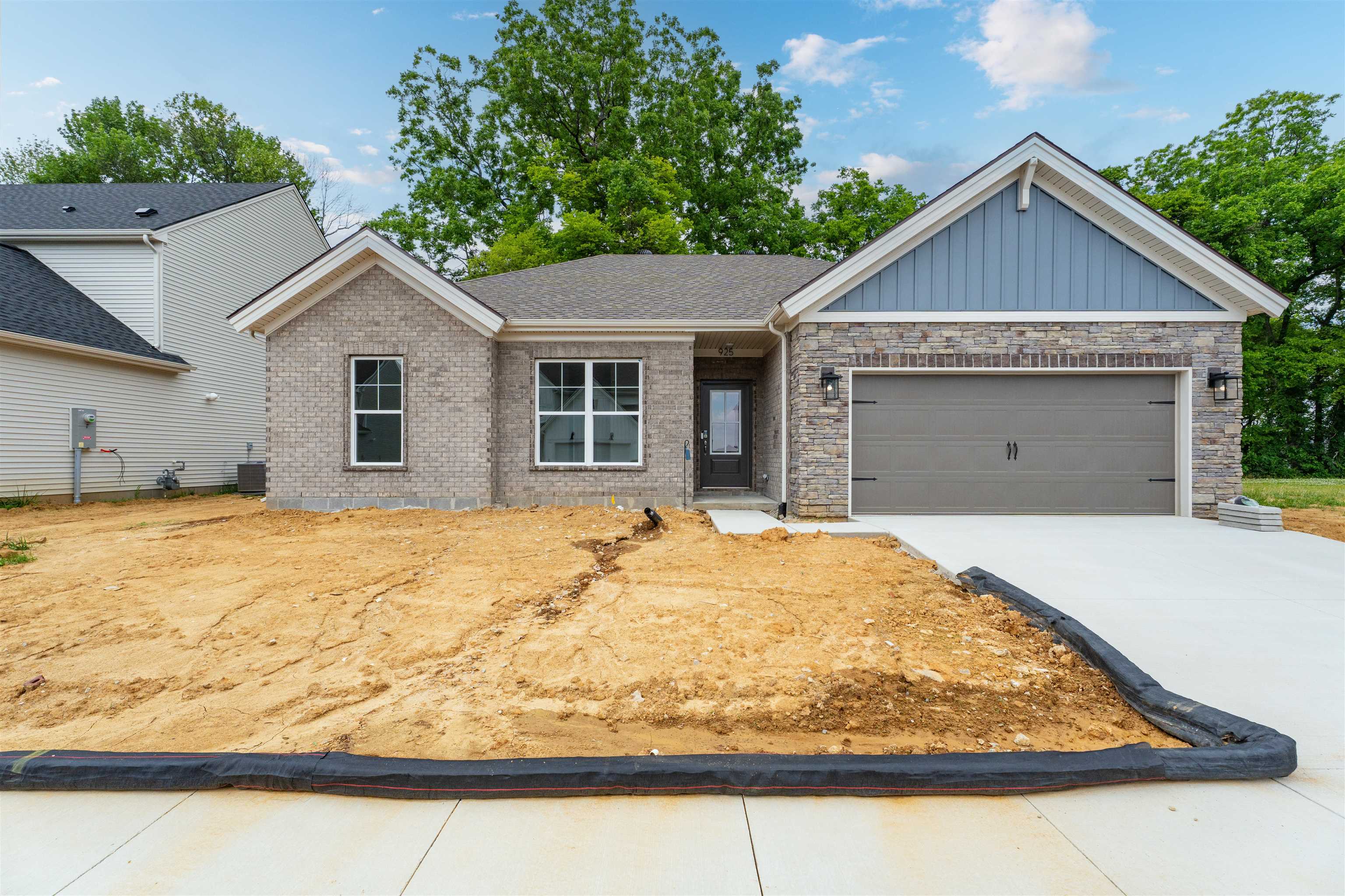 925 Onyx Lane, Owensboro, Kentucky 42301, 3 Bedrooms Bedrooms, ,2 BathroomsBathrooms,Single Family Residence,For Sale,Onyx Lane,92295