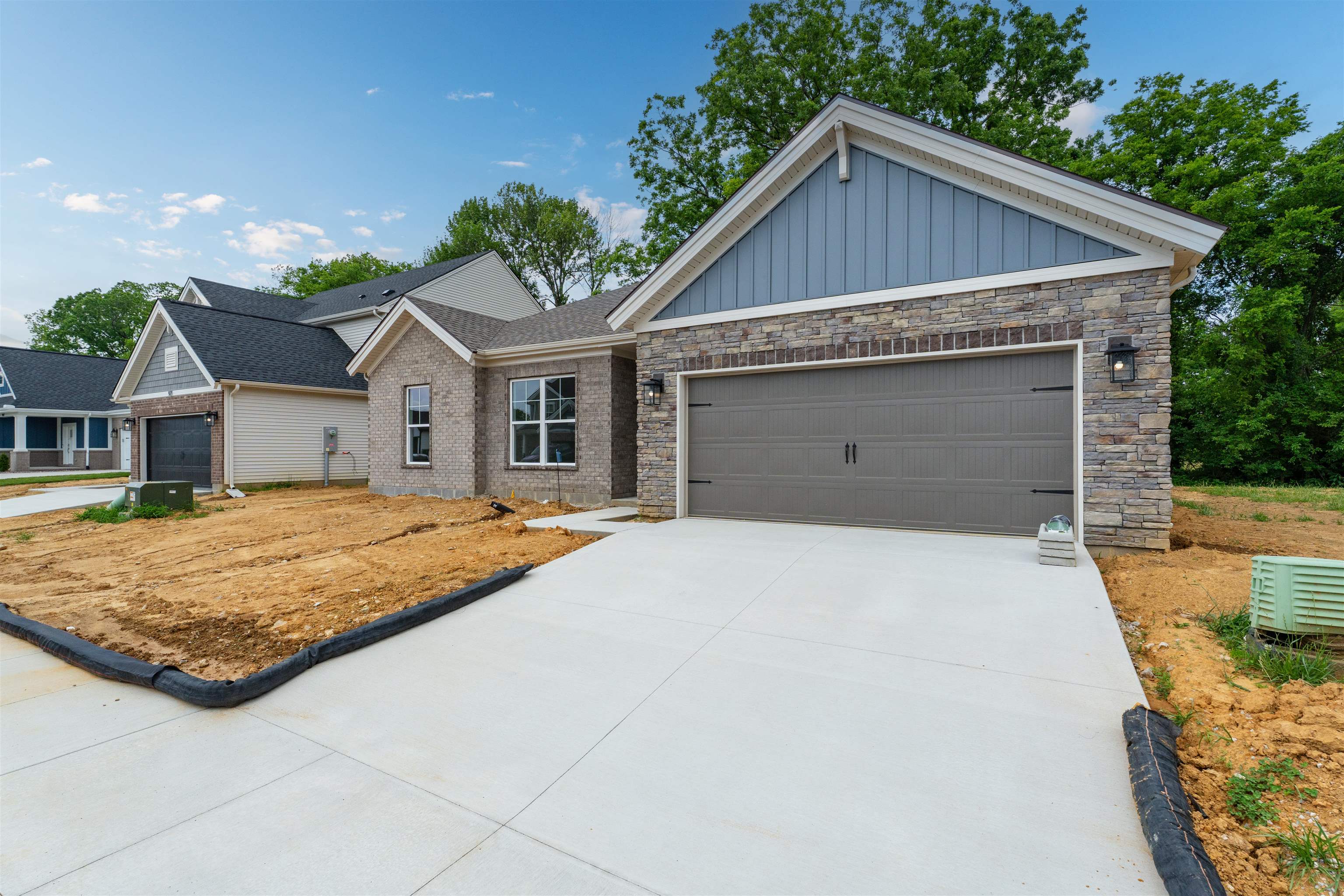 925 Onyx Lane, Owensboro, Kentucky 42301, 3 Bedrooms Bedrooms, ,2 BathroomsBathrooms,Single Family Residence,For Sale,Onyx Lane,92295