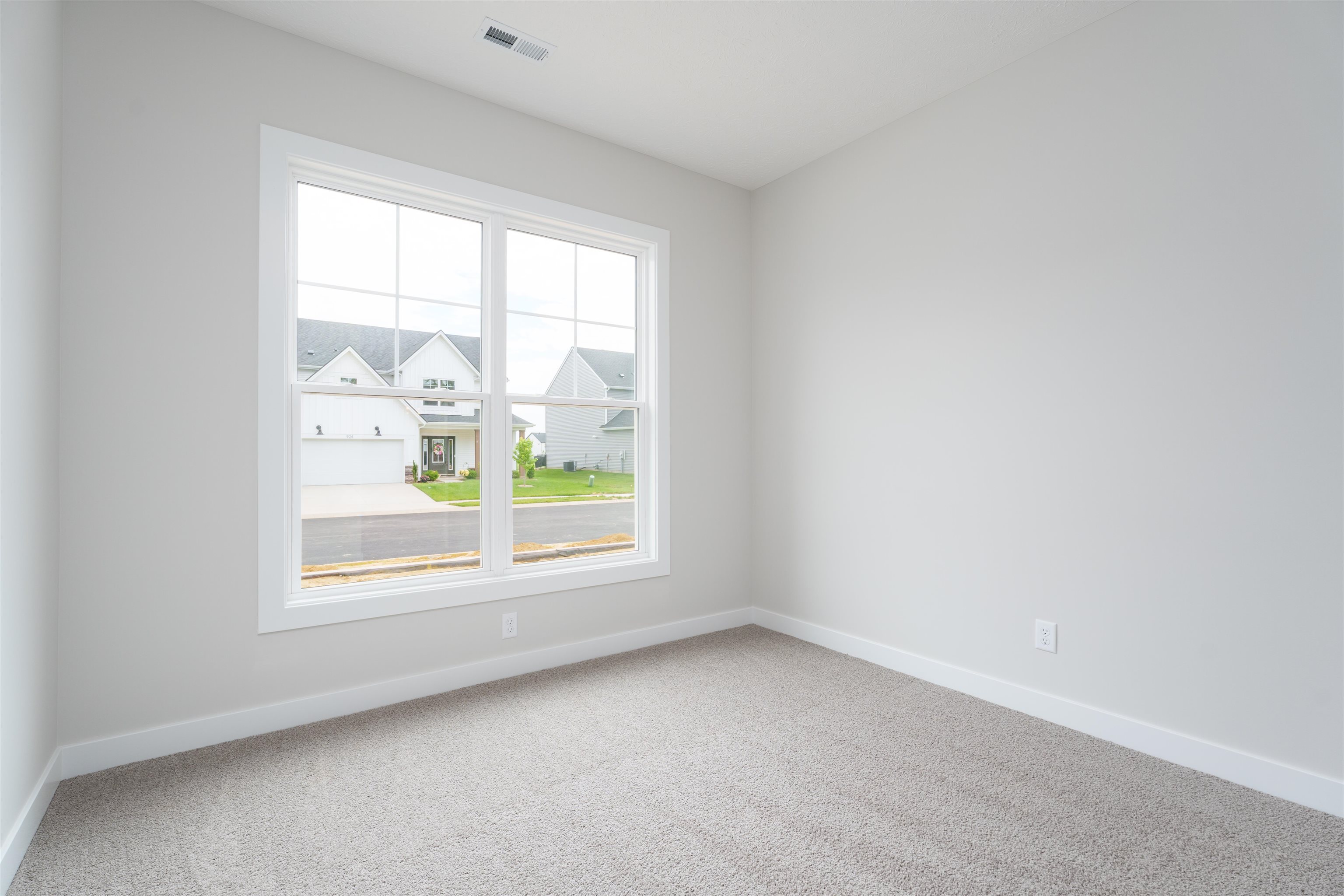925 Onyx Lane, Owensboro, Kentucky 42301, 3 Bedrooms Bedrooms, ,2 BathroomsBathrooms,Single Family Residence,For Sale,Onyx Lane,92295